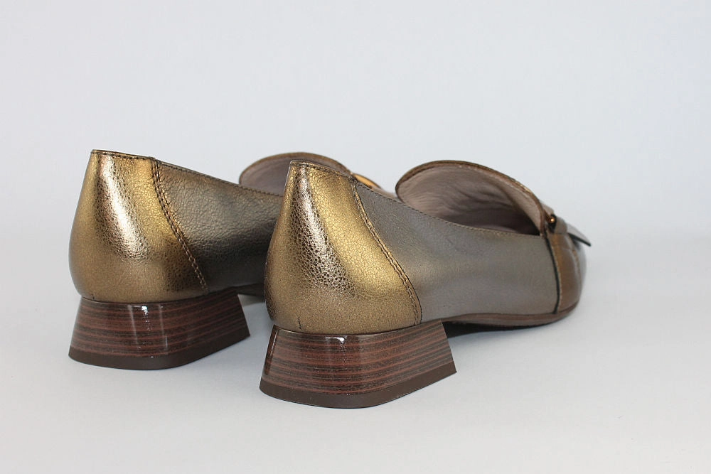 'Dali-Gold' in Bronze Columbia Loafers