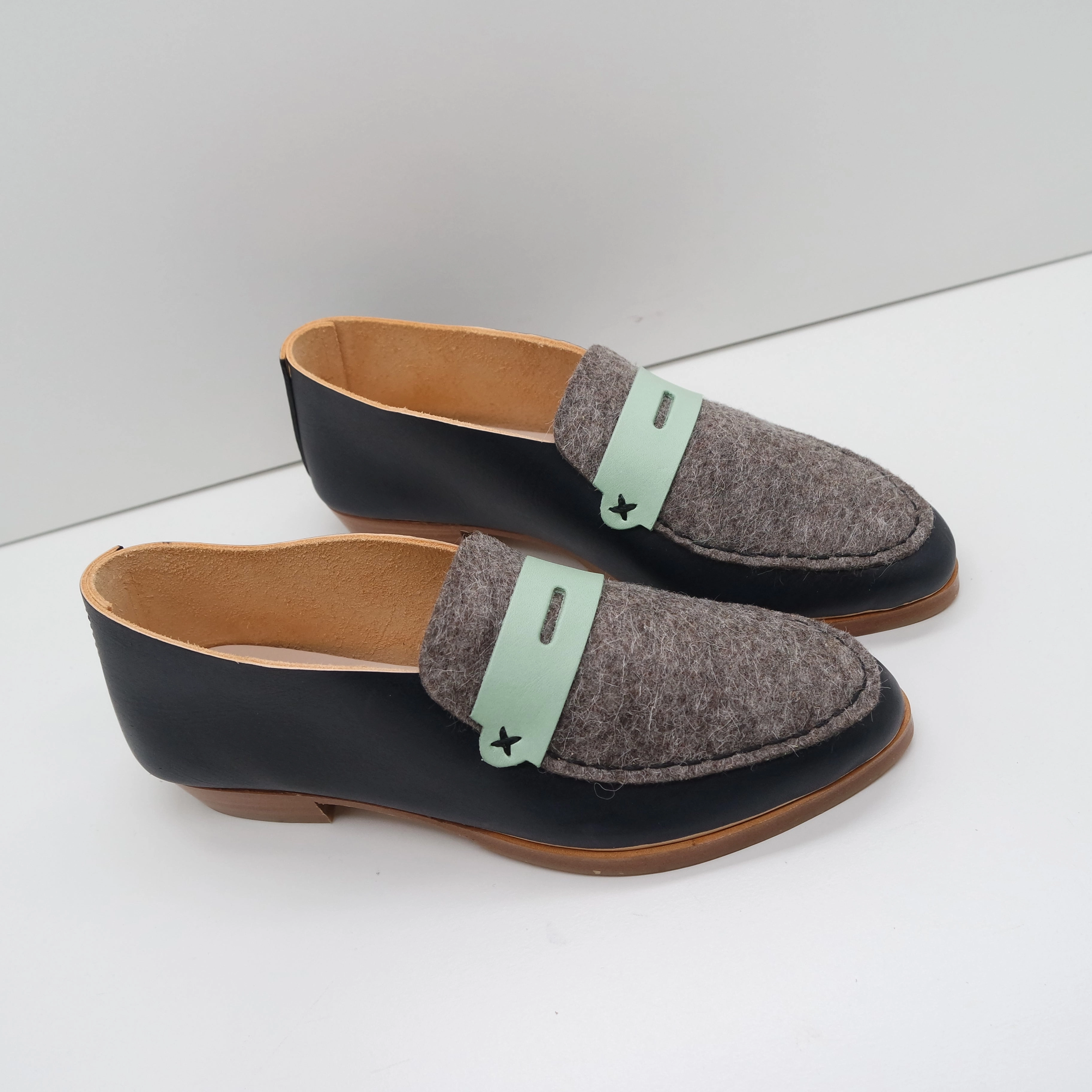 THE PENNY. BB NORI. MEDIUM GREY WOOL LAKE. MINT MASK. BLACK THREAD. 2CM Ladies Comfort Loafers