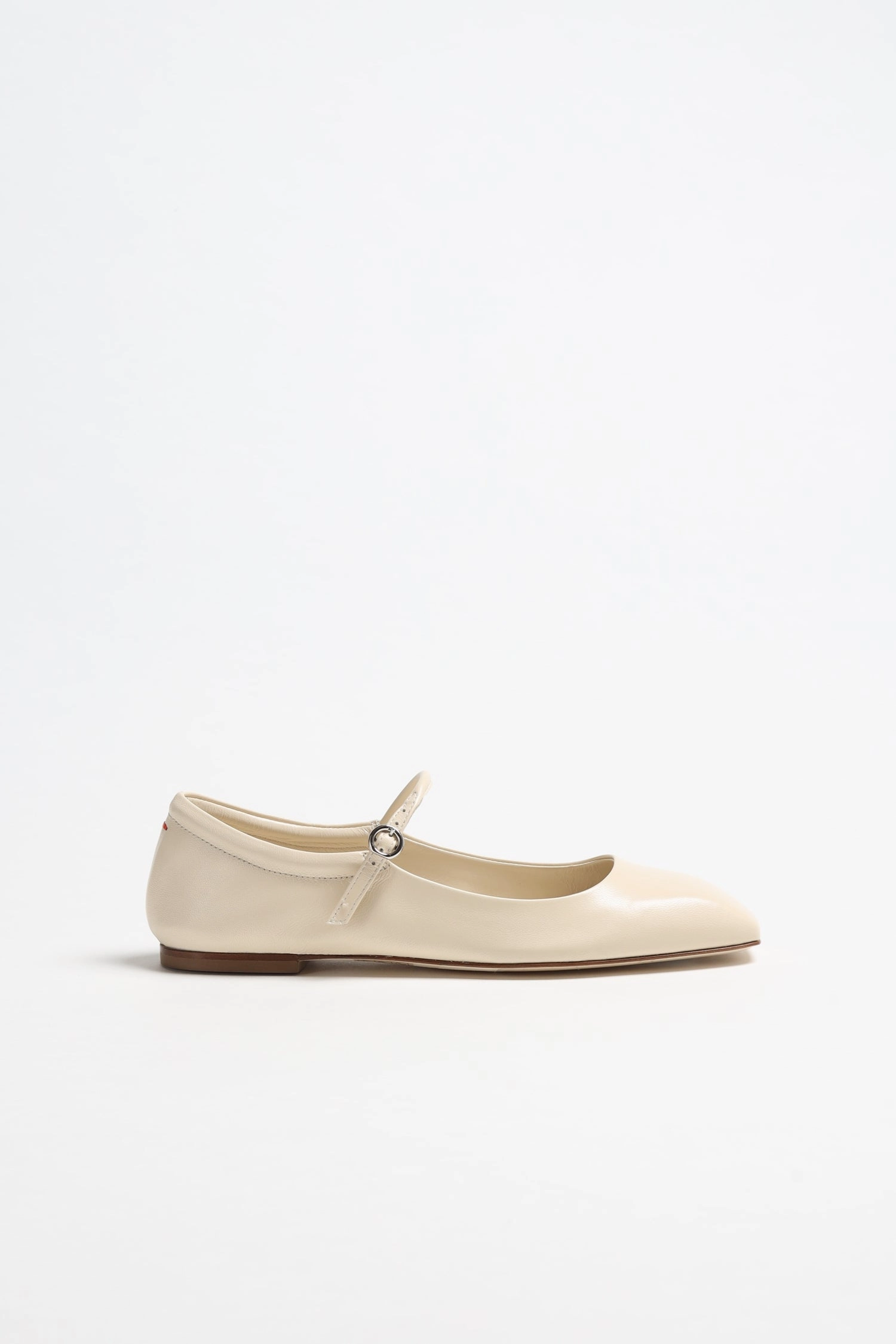 Ballerinas Uma in Creamy Penny Loafers Origin
