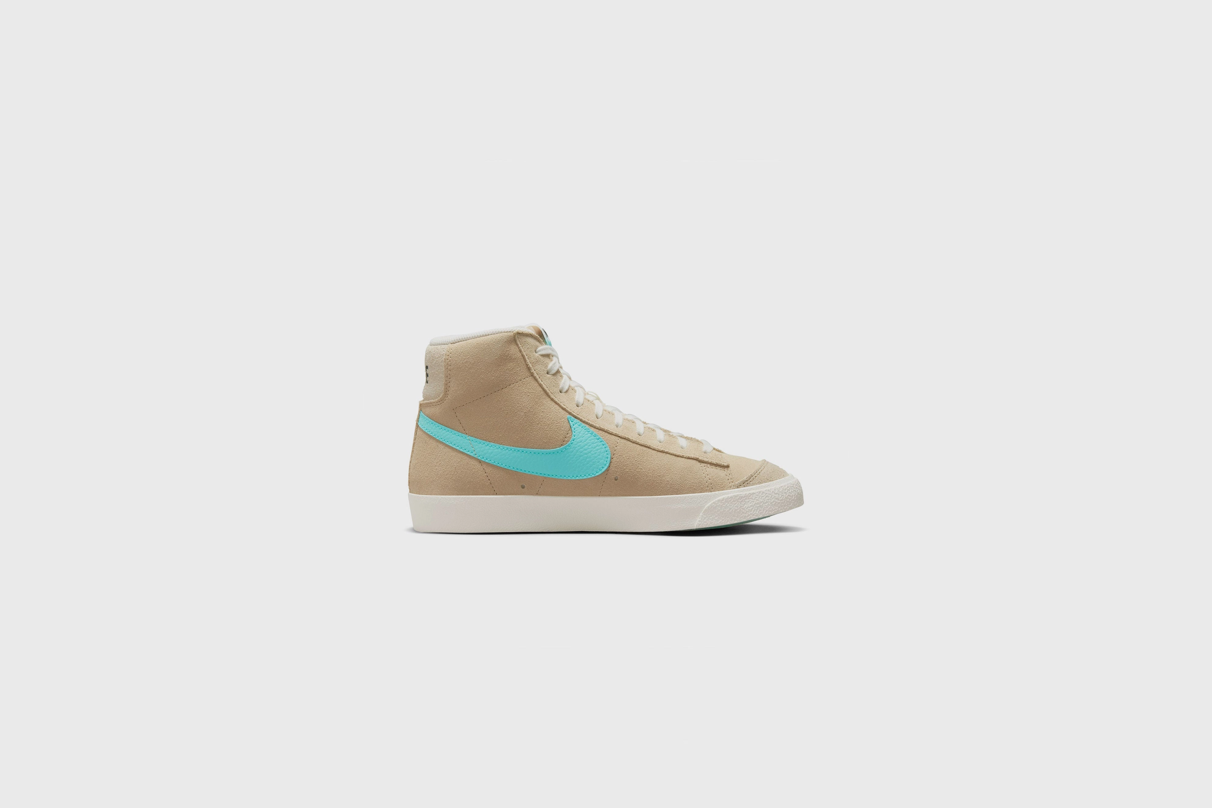 Stiefel Laden Berlin Nike Blazer Mid 77 SE (Desert Ore/Light Aqua-Sail)