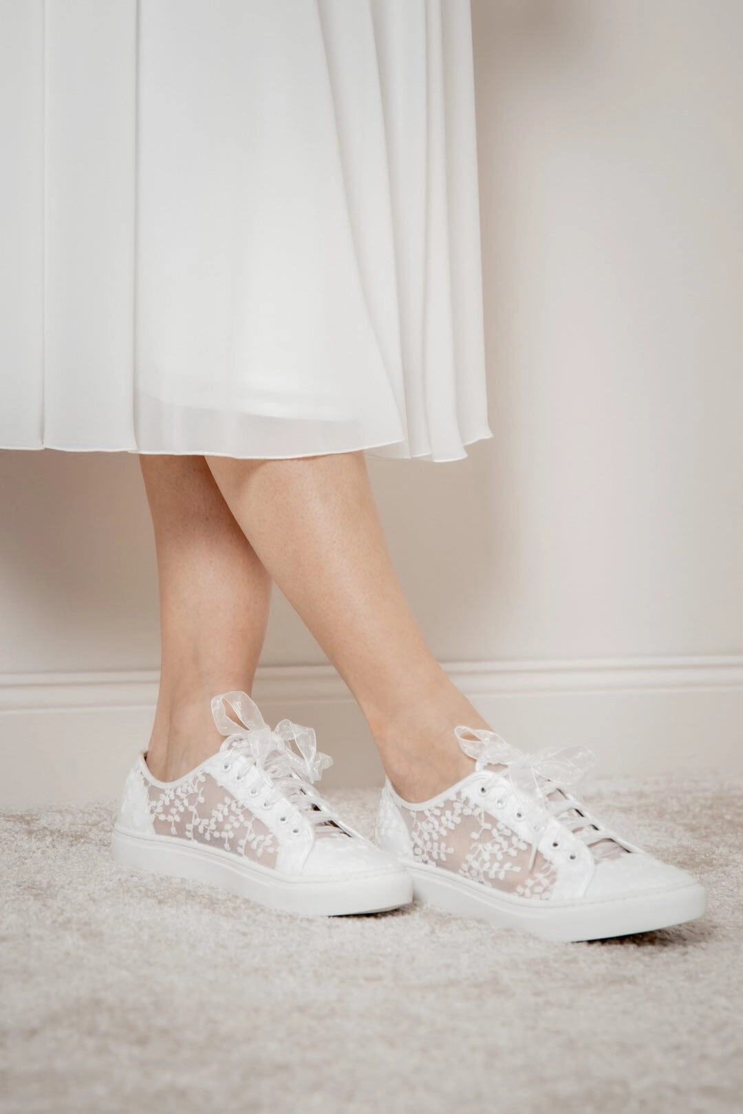 Braut Sneakers mit Spitze  Oakley | The Perfect Bridal Company Sneaker Sale