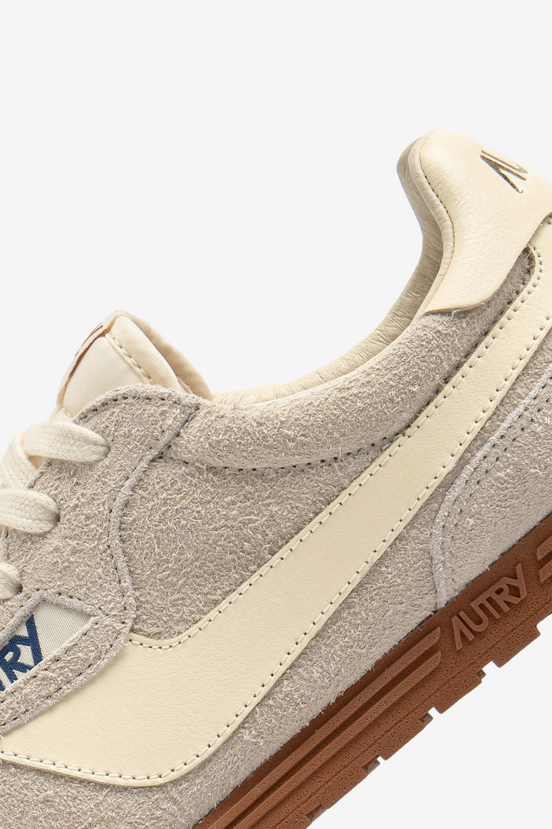 Sneaker Windspin in Greige Kleid Mit Sneaker