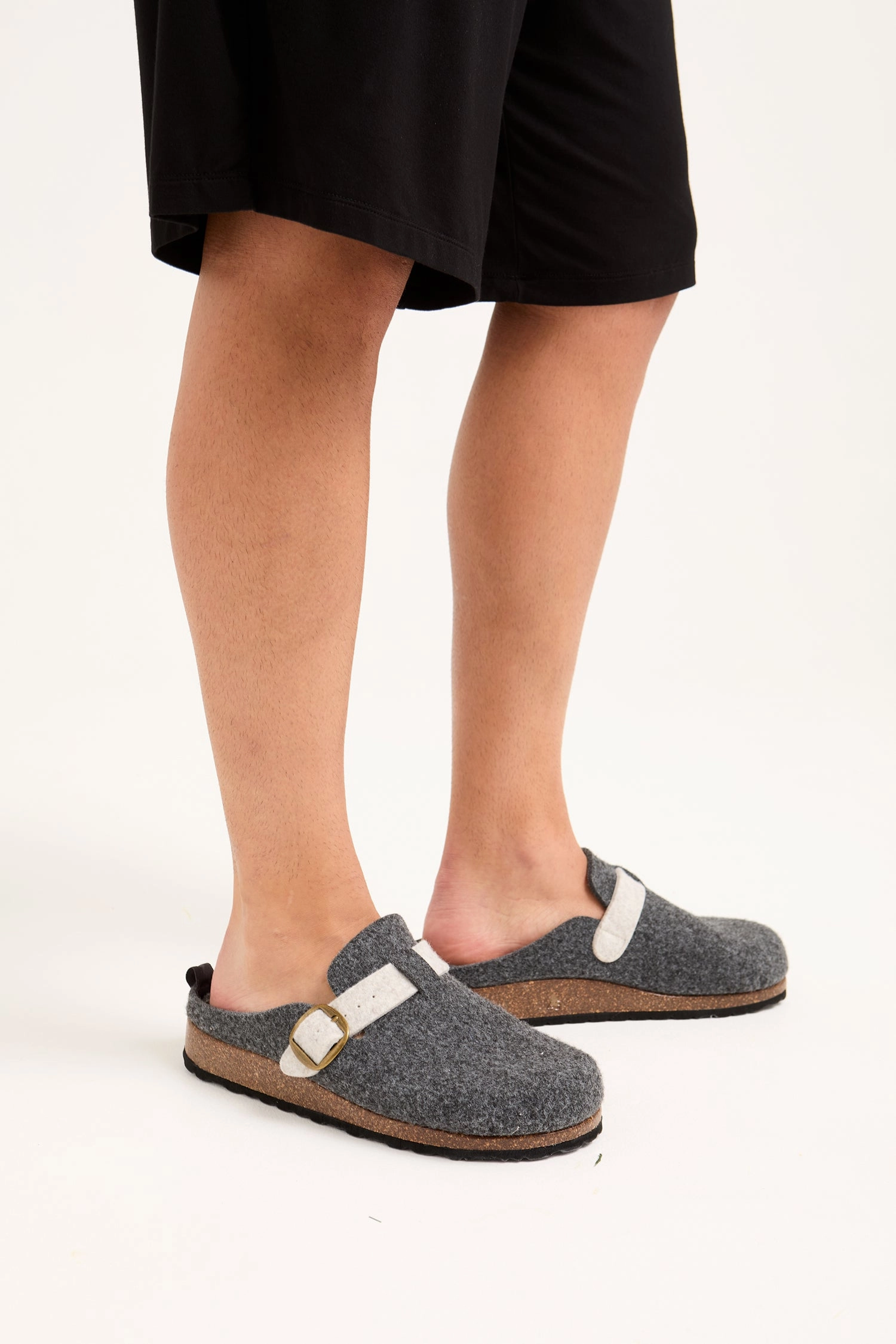 Mister You Jordan Mule Slippers in Charcoal Pantoffeln Adelheid