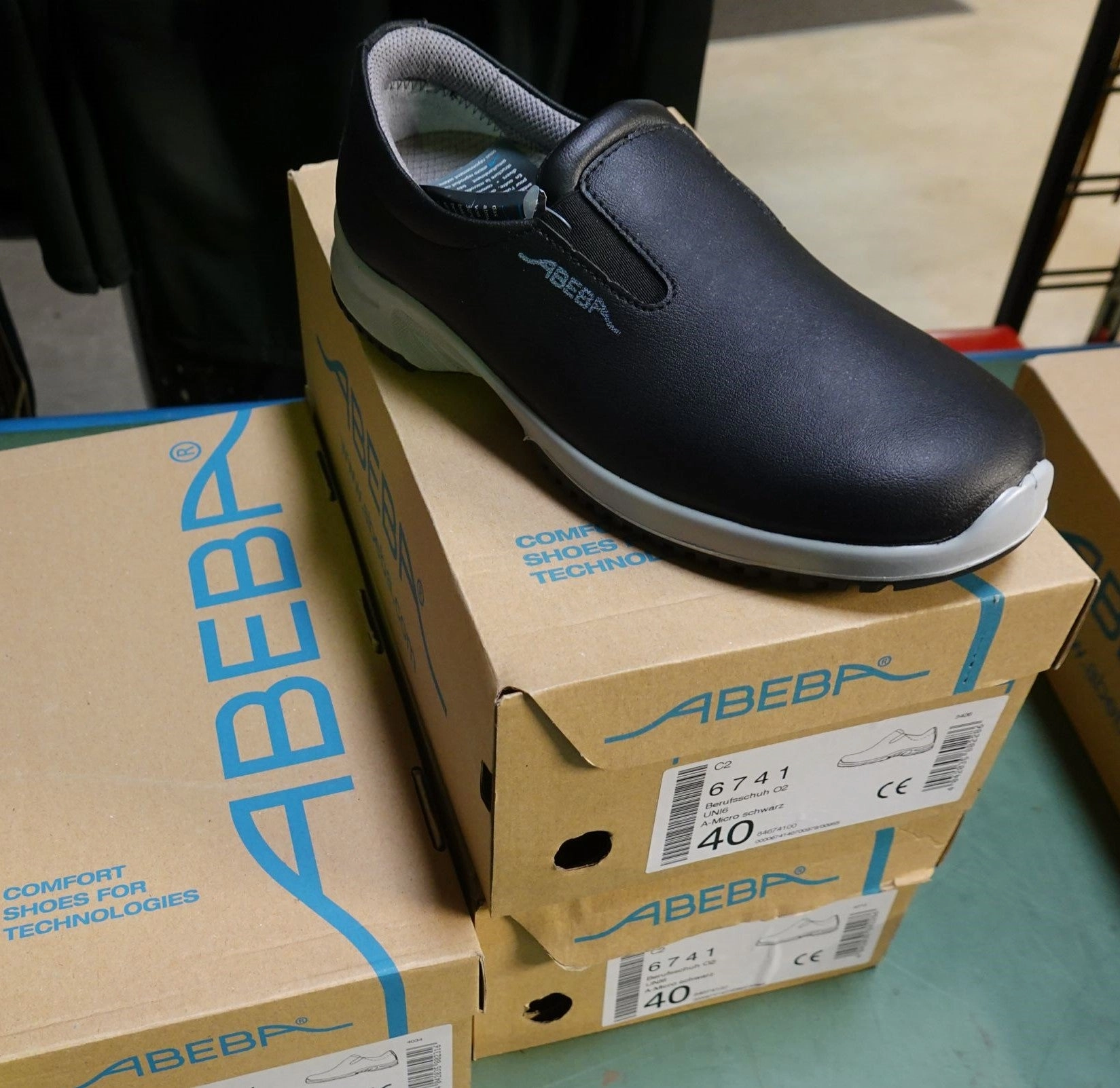 Sicherheits Pantoffeln Abeba 6741 Berufsschuh Slipper schwarz ohne Kappe Arbeitsschuh unisex Grsse 40