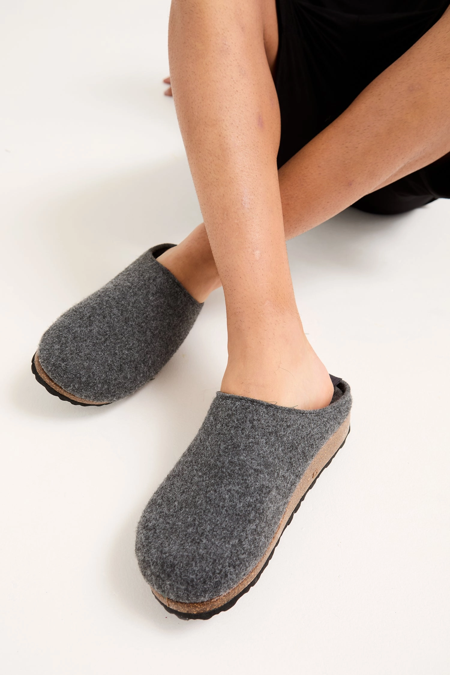 Welness Pantoffeln Mister You Jamie Mule Slippers in Charcoal