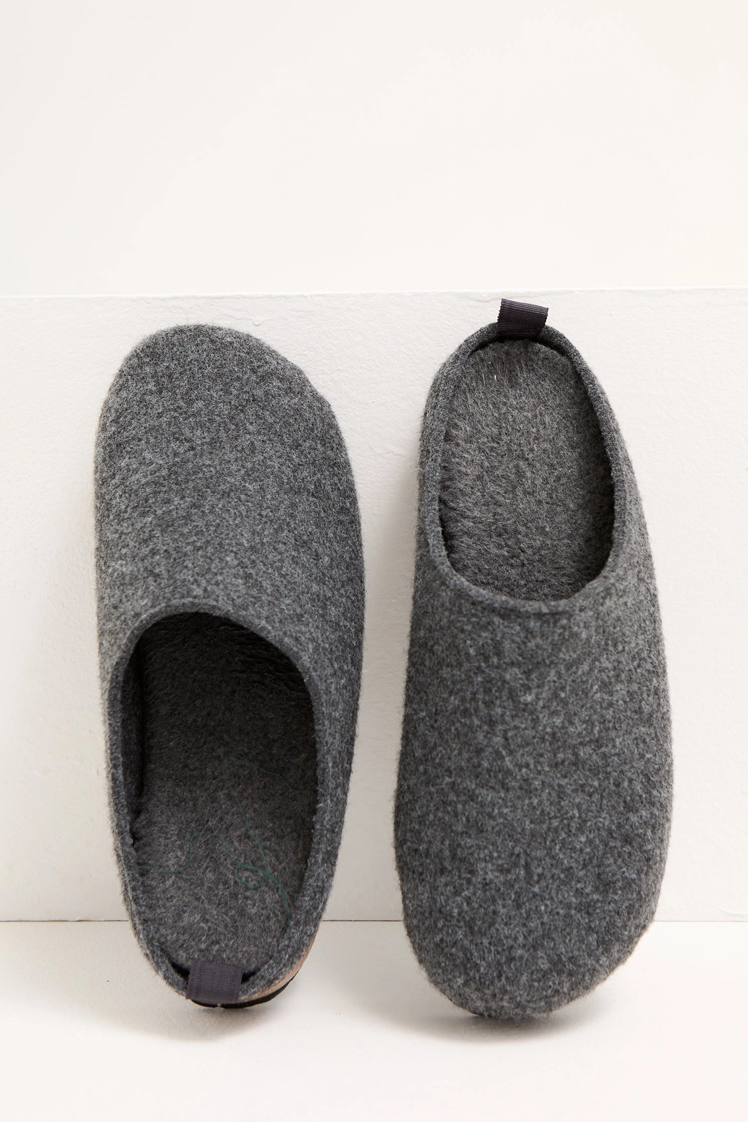 Carhartt Pantoffeln Mister You Jamie Mule Slippers in Charcoal