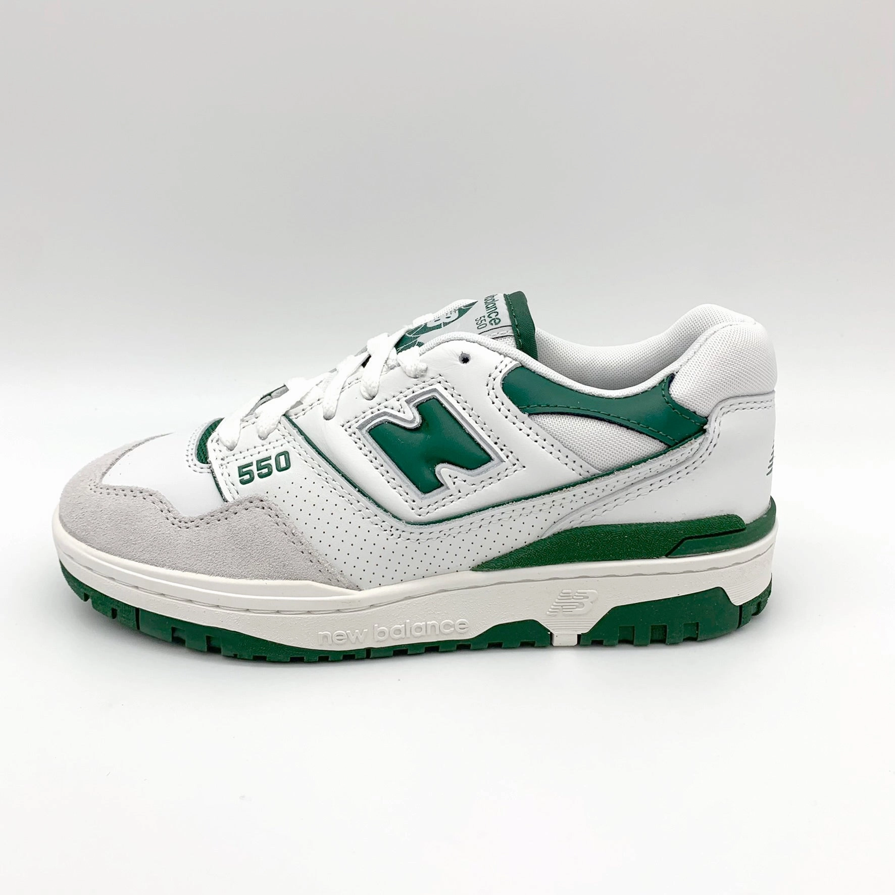 Best Basketball Shoes For Heavy Players New Balance 550 White Green