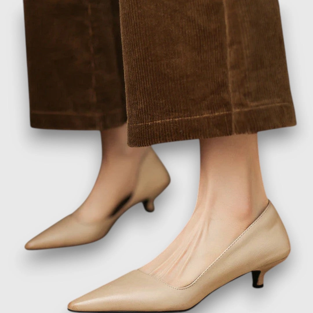 Veyra  Lederschuhe mit Kitten-Heel