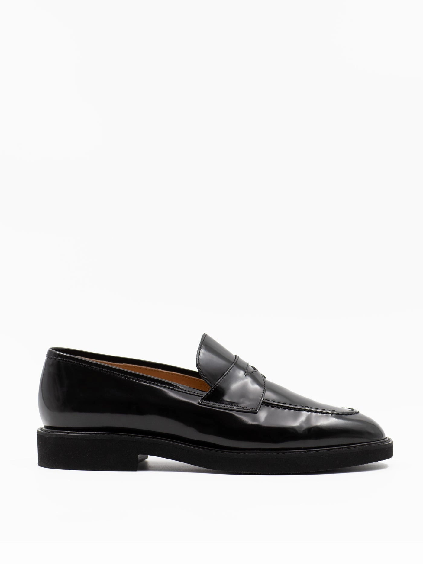 Leah Loafers Glossy black penny loafer with EXTRALIGHT rubber sole