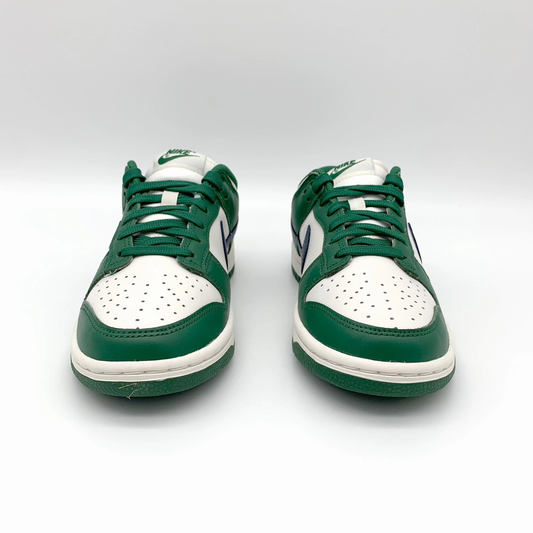 Philip Model Sneaker Nike Dunk Low Retro Gorge Green Midnight Navy