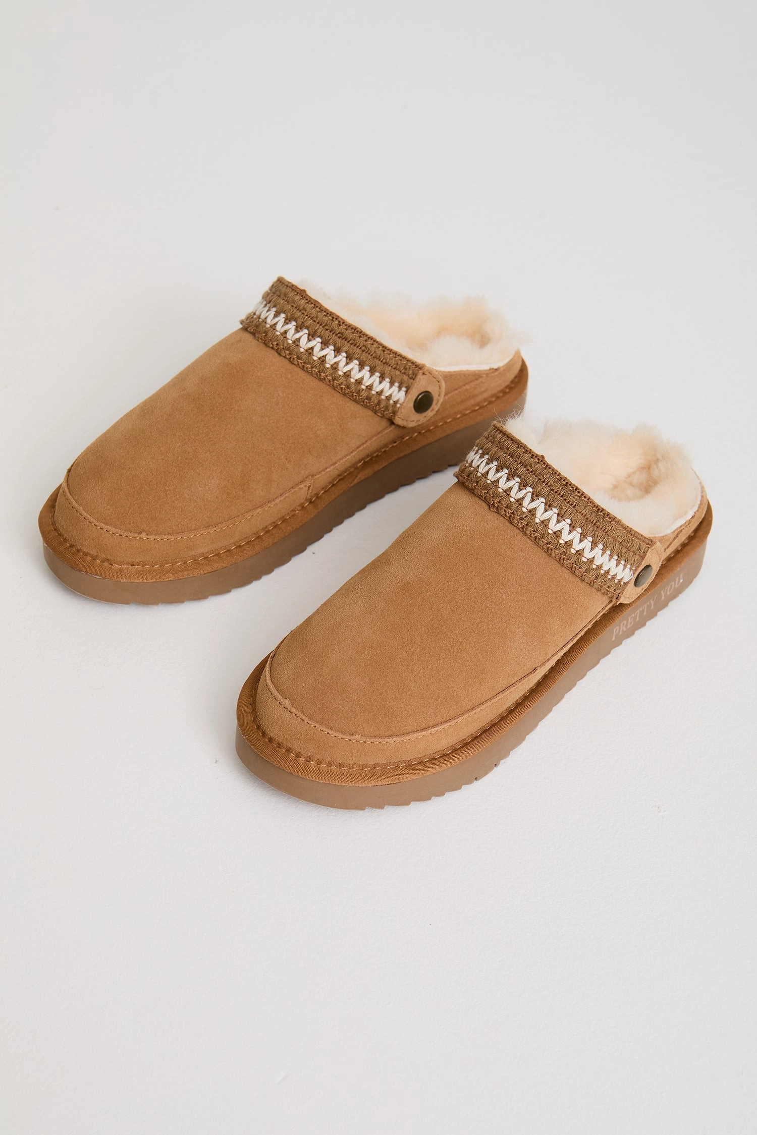 Hallie Sheepskin Multiway Slippers in Chestnut Wellness Set Pantoffeln