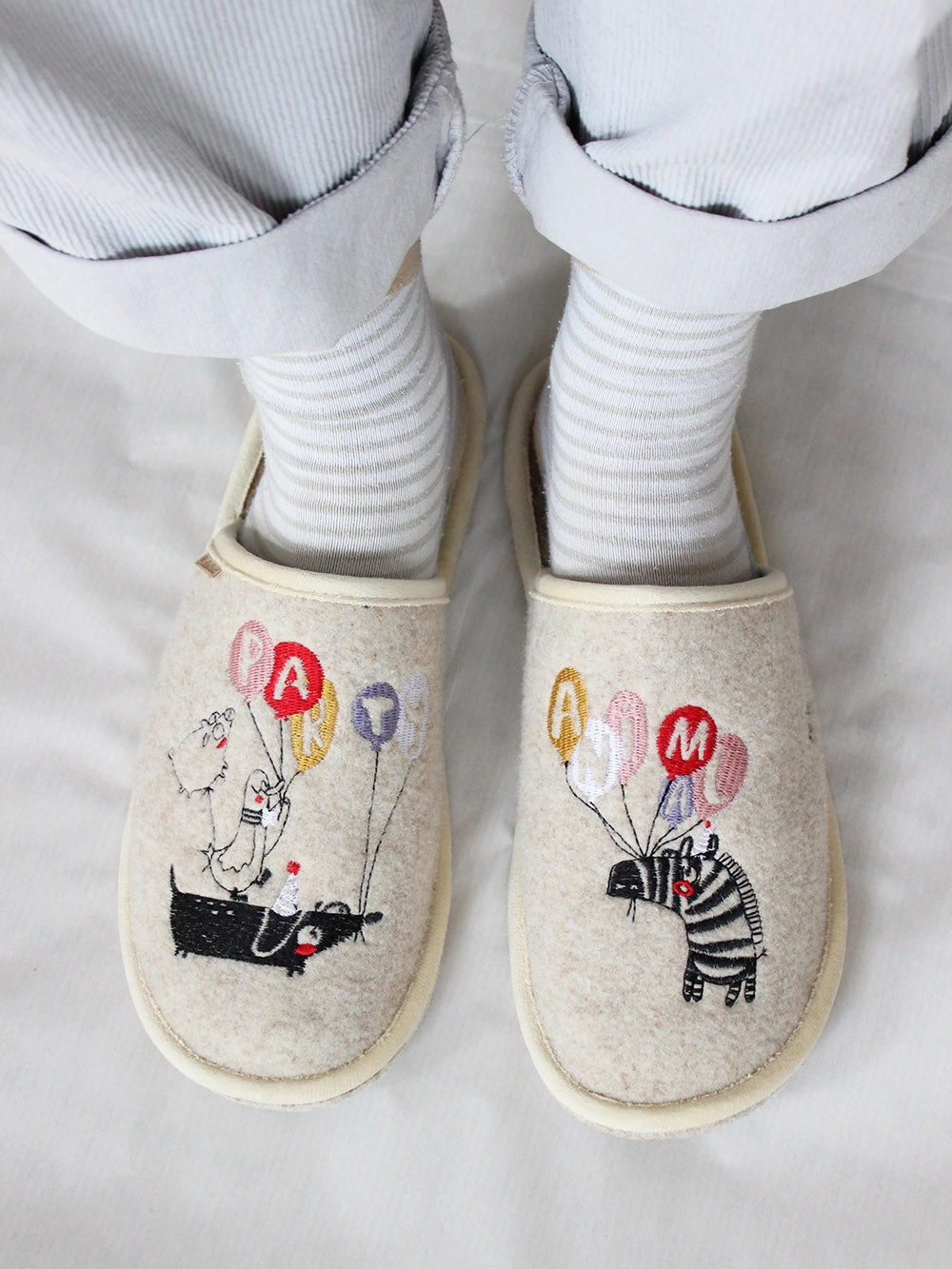Socken Pantoffeln Filzpantoffeln grau "PARTYanimal"