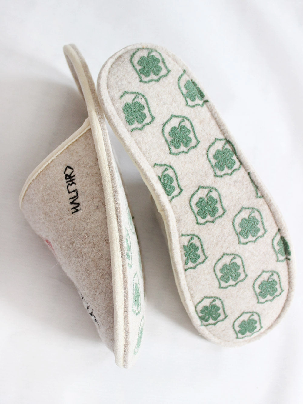 Filzpantoffeln grau "PARTYanimal" Plüsch Pantoffeln Schneeflocke