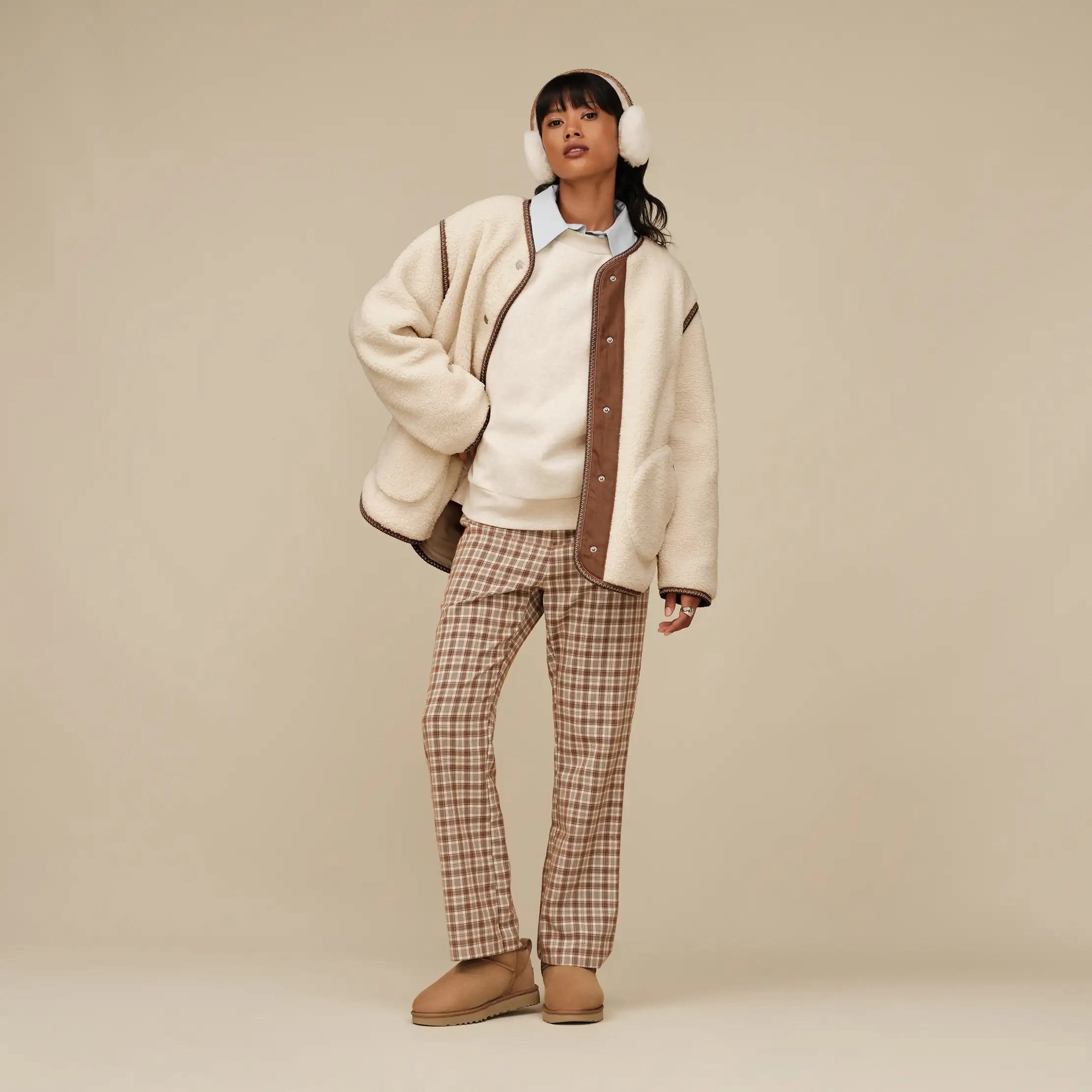 UGG - Classic Ultra Mini Boots Chestnut 16 Loch Stiefel