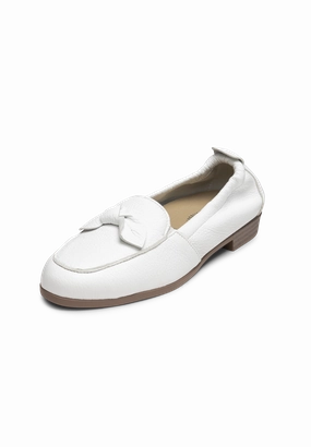 Neue Lederschuhe Blasen An Ferse hinreiender Mokassin Hirschleder