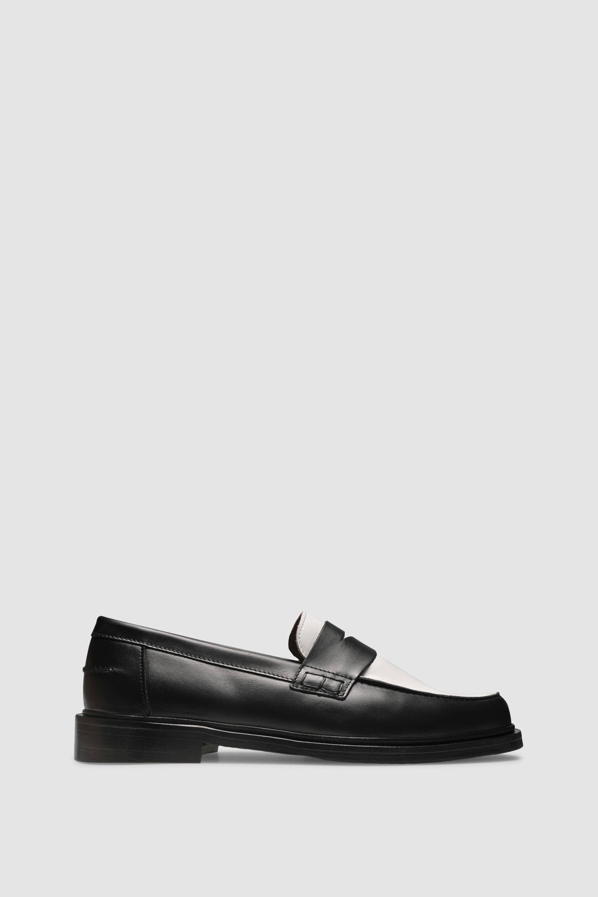 Loafer 5000 Vitello Black White Patent Tassel Loafers