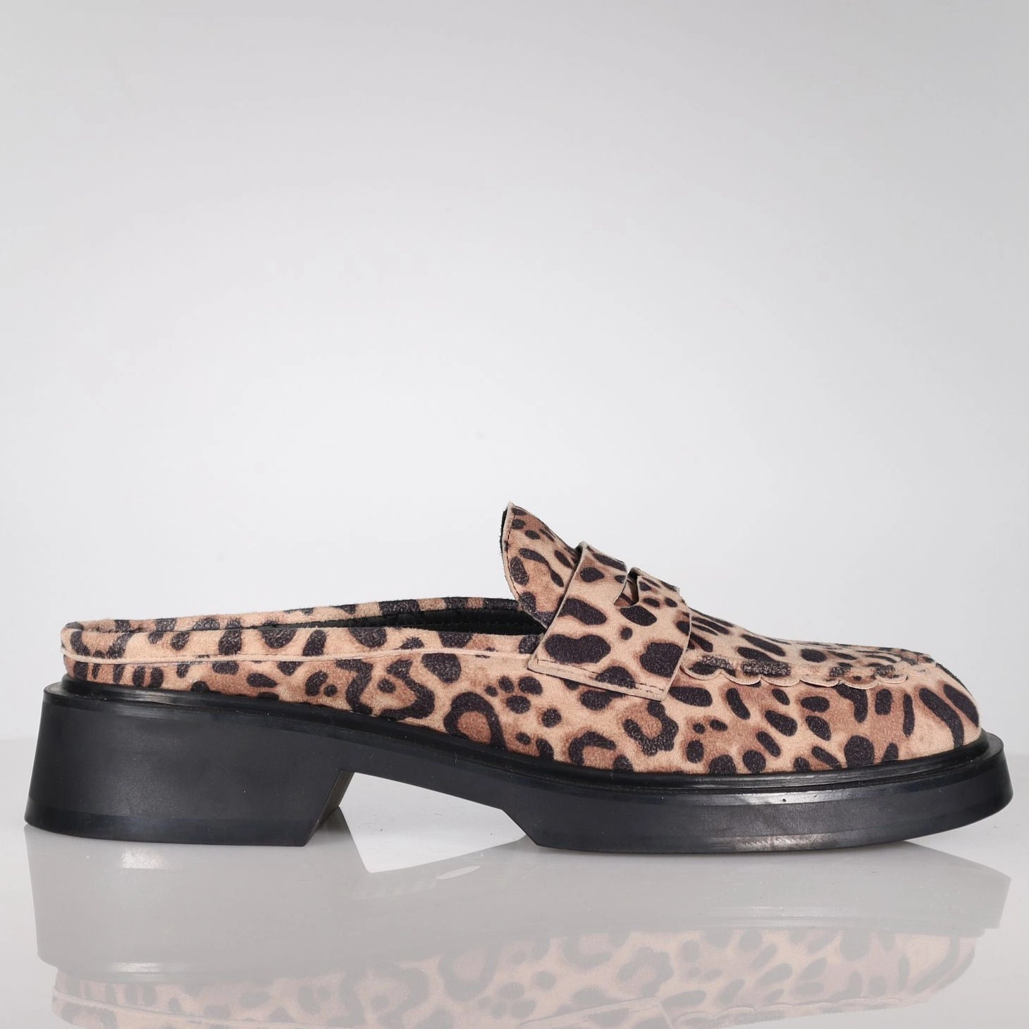 Lucinda Chunky Loafers Work Outfit