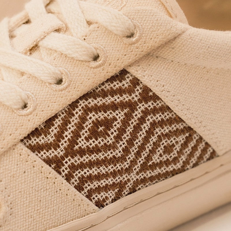 Mai Chau Canvas Beige und Macchiato Braun Sneaker Realase