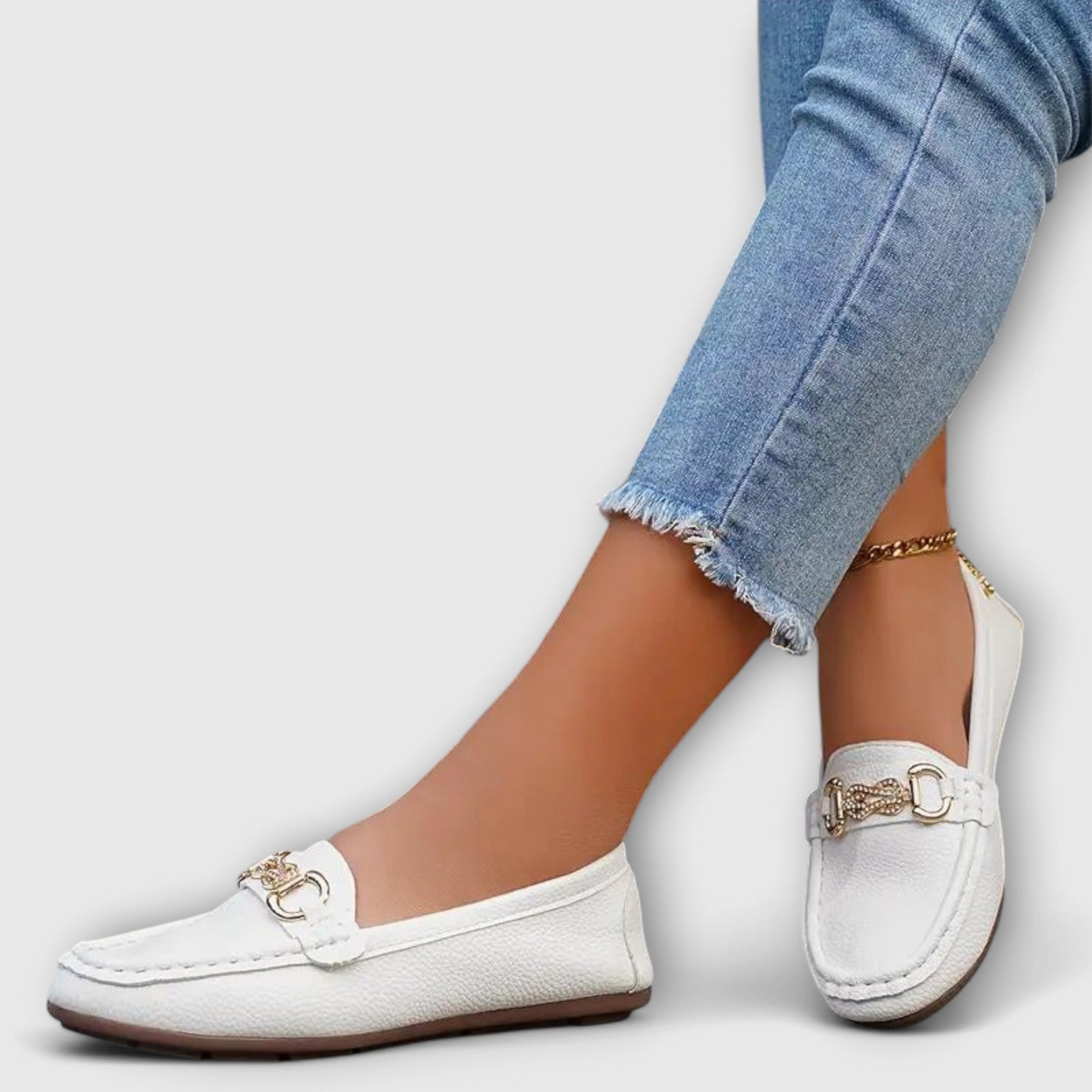 Lederschuhe Nach Nevena  Elegante Slip-On Mokassins mit Goldakzent