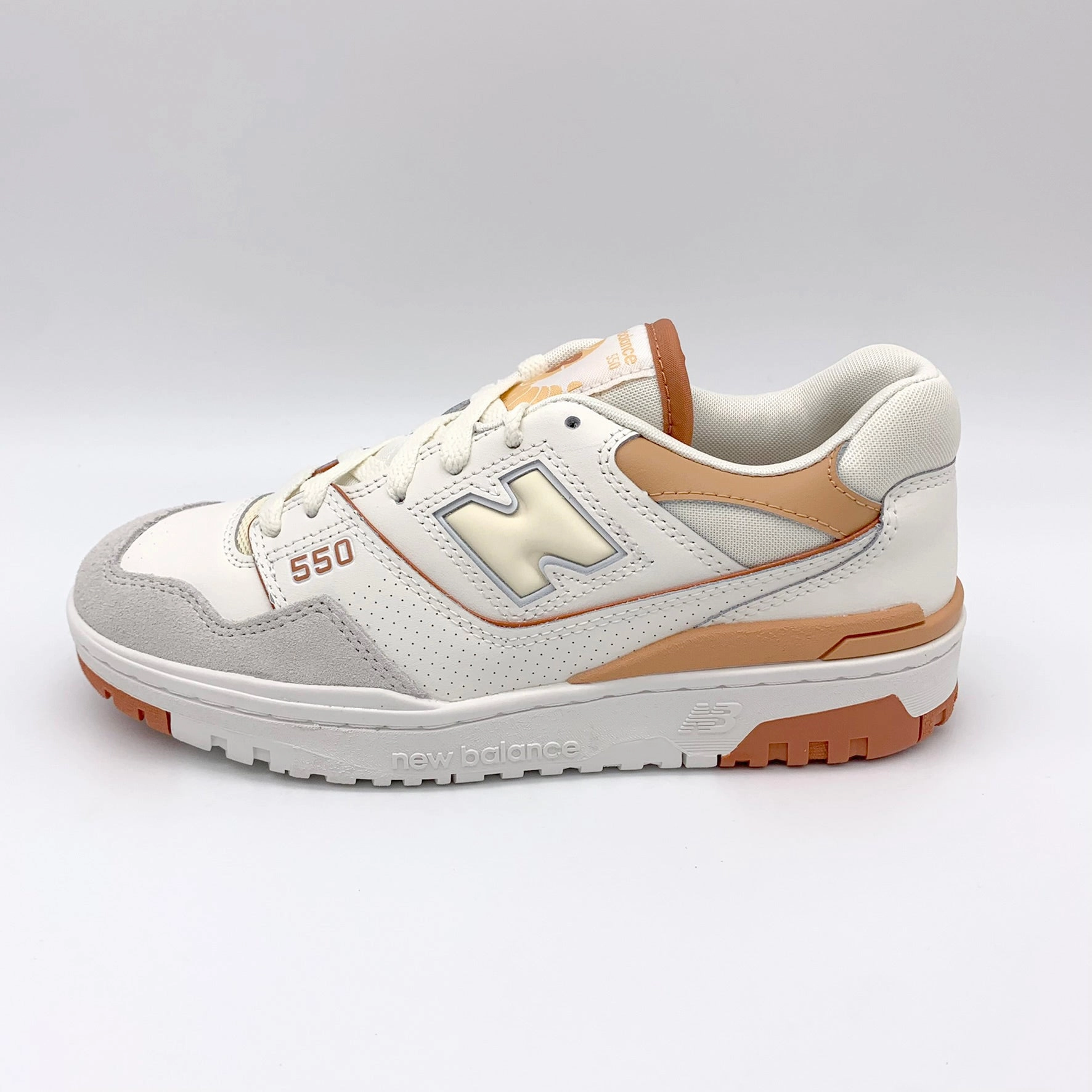 Basketball Shoes Classic New Balance 550 Au Lait