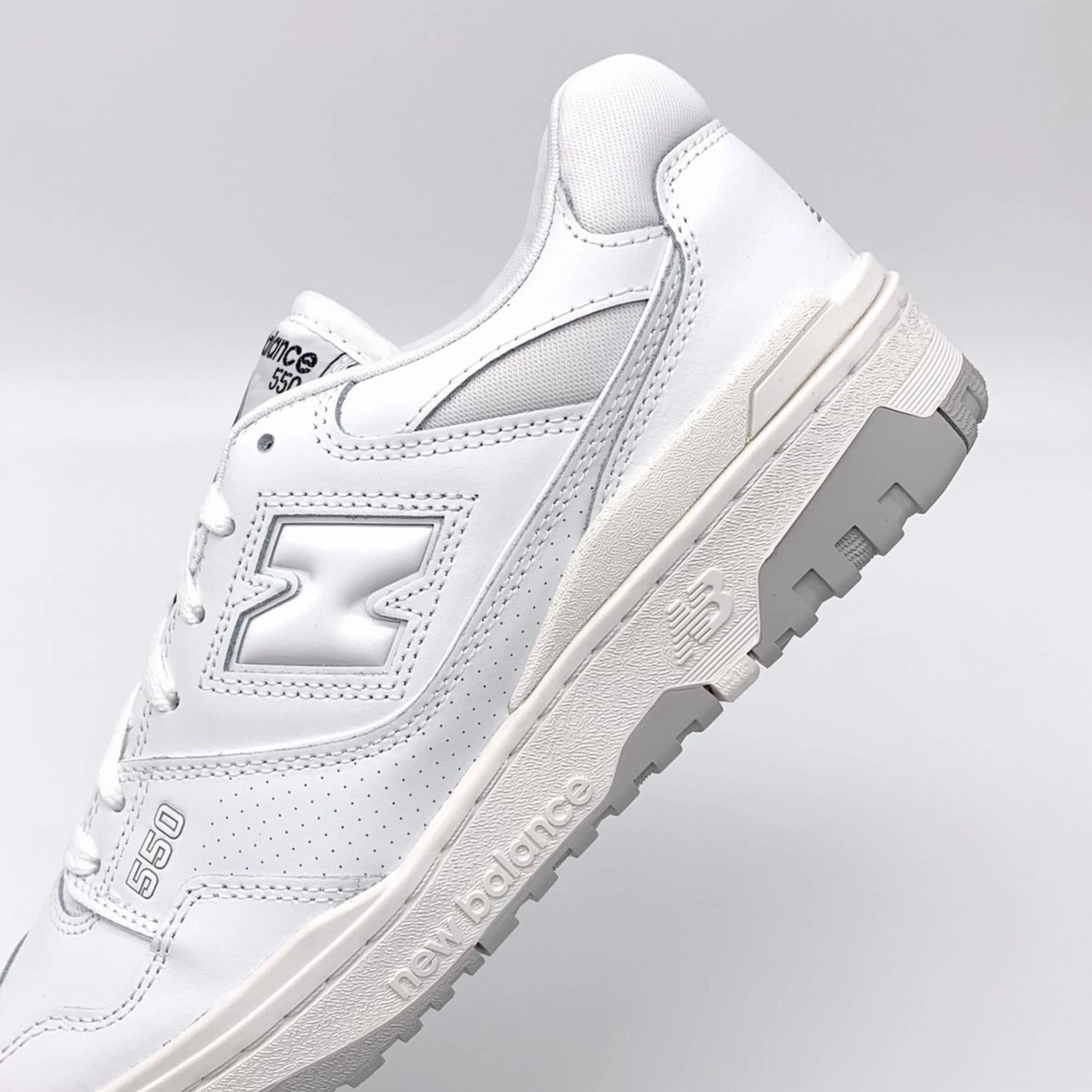 Basketball Shoes In Hamburg New Balance 550 White Grey