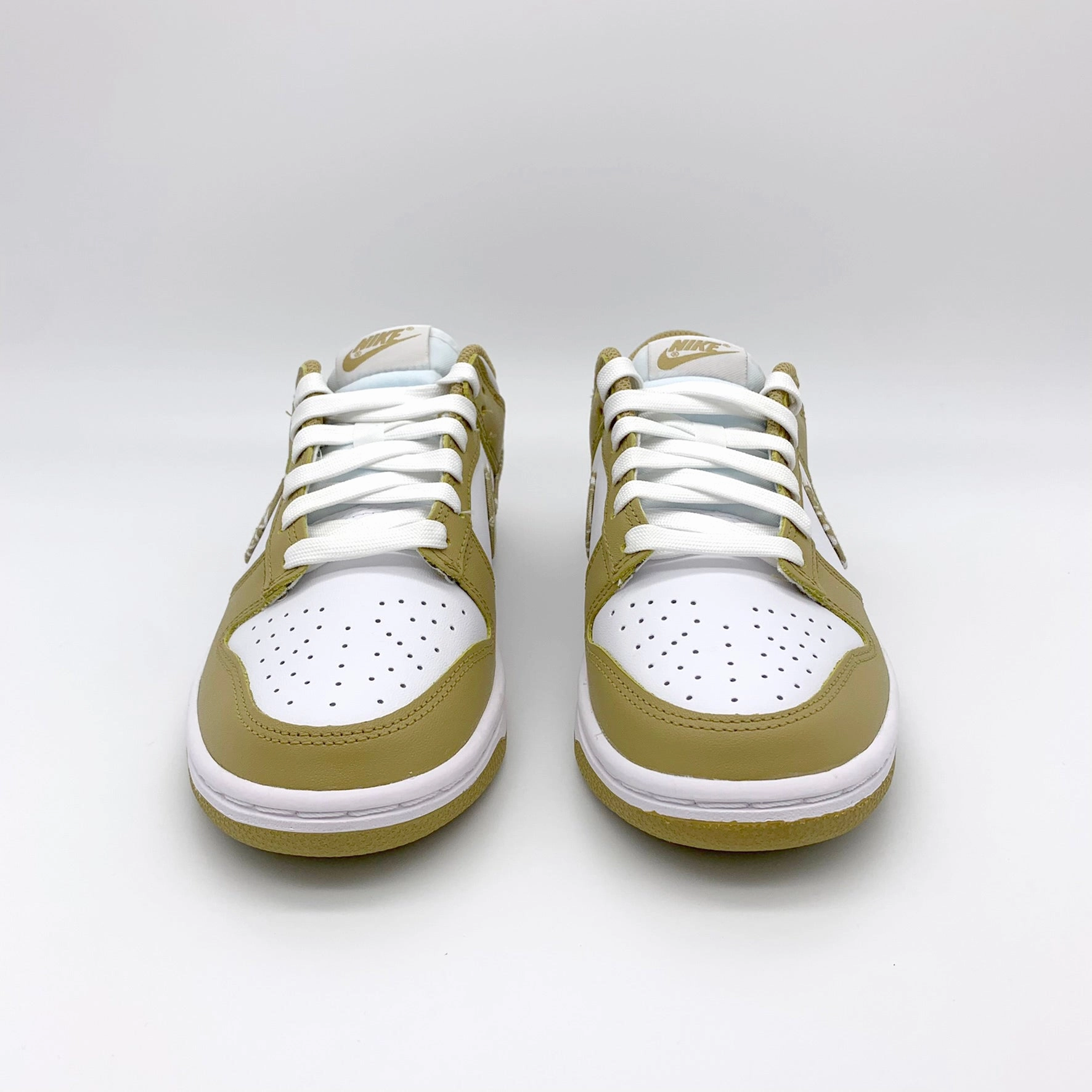 Besondere Sneaker Nike Dunk Low Essential Paisley Pack Barley