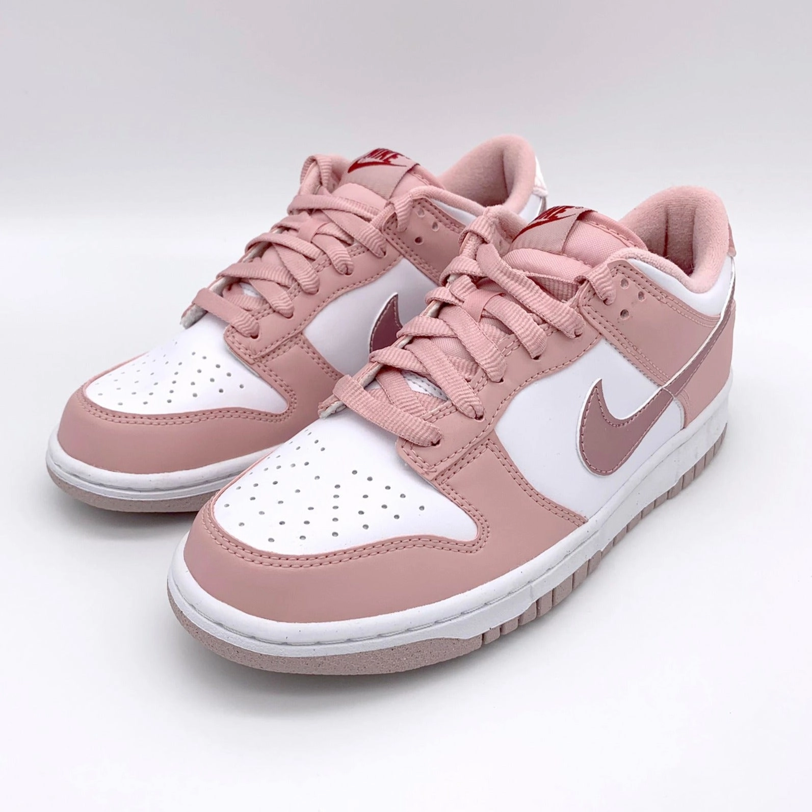 Nike Dunk Low Pink Velvet Sneaker Realese