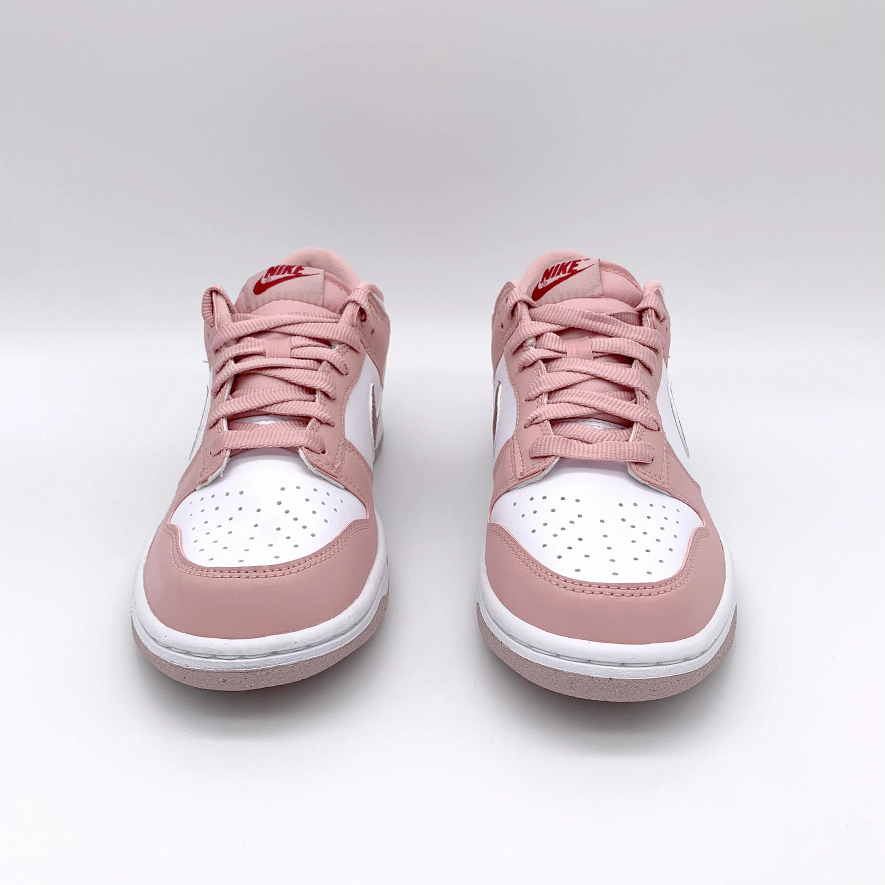 Nike Dunk Low Pink Velvet Silberne Sneaker