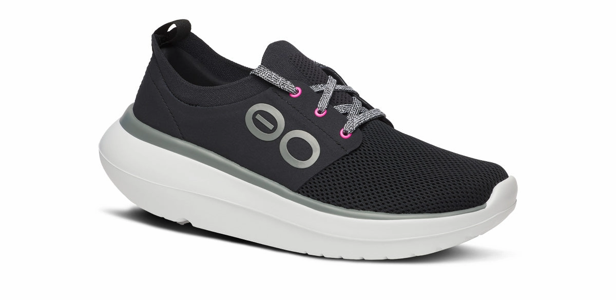 OOmy Stride Recovery-Sneaker Damen - white/black Weisse Sneaker Anzug