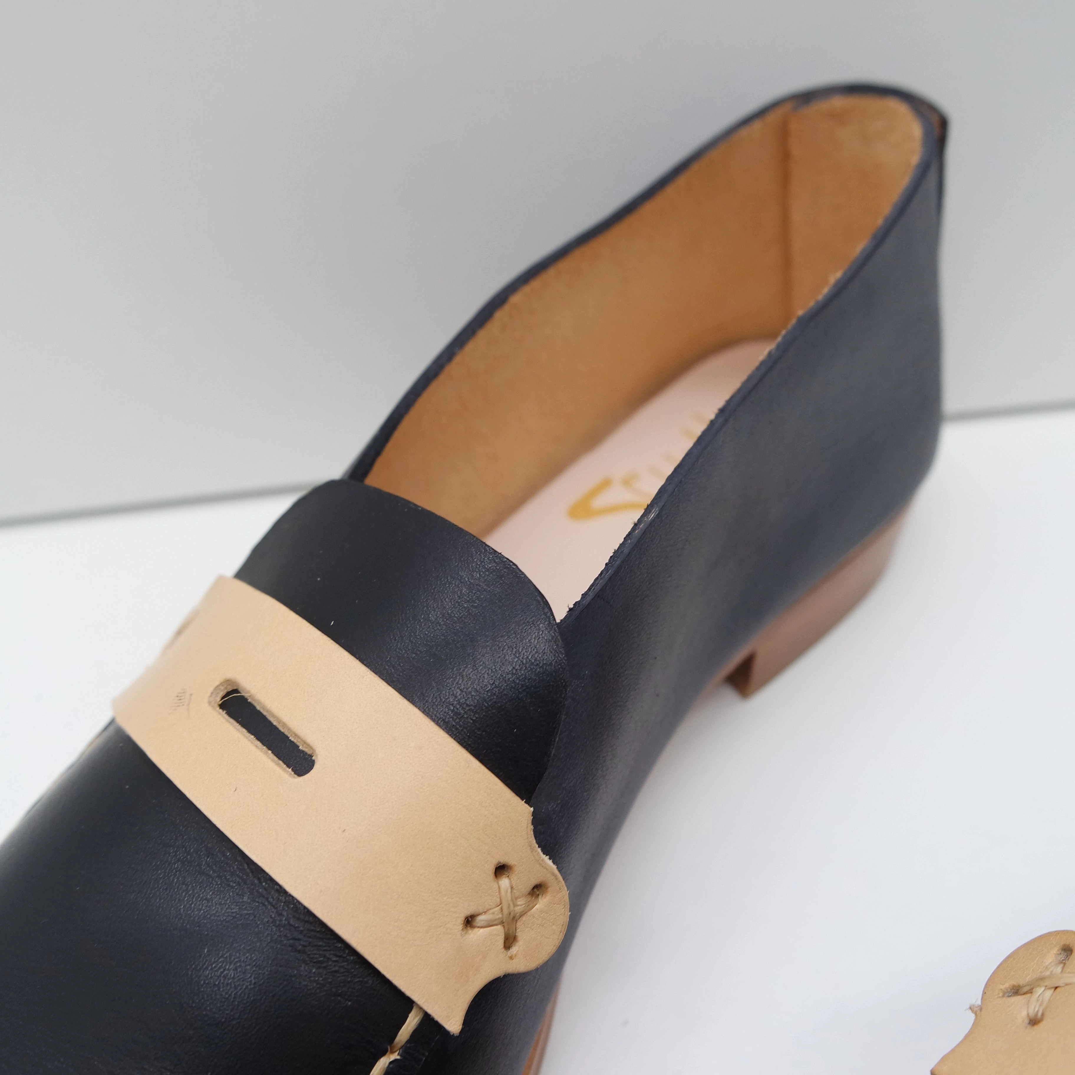 THE PENNY. BB NORI. NORI LAKE. BUTTER MASK. EDGE INKED. UNDYED THREAD. 2CM Orthofeet Loafers