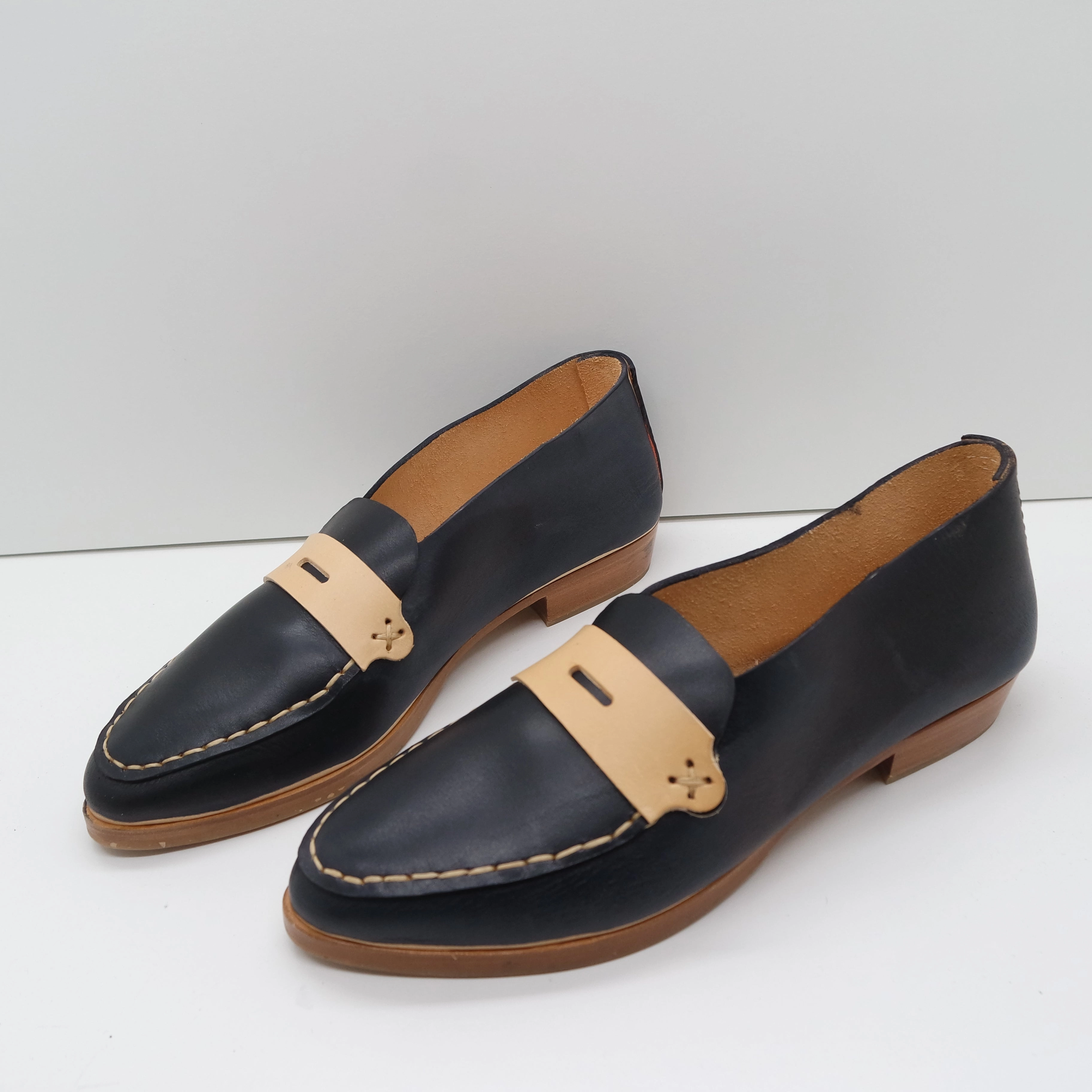 Bally Penny Loafers THE PENNY. BB NORI. NORI LAKE. BUTTER MASK. EDGE INKED. UNDYED THREAD. 2CM