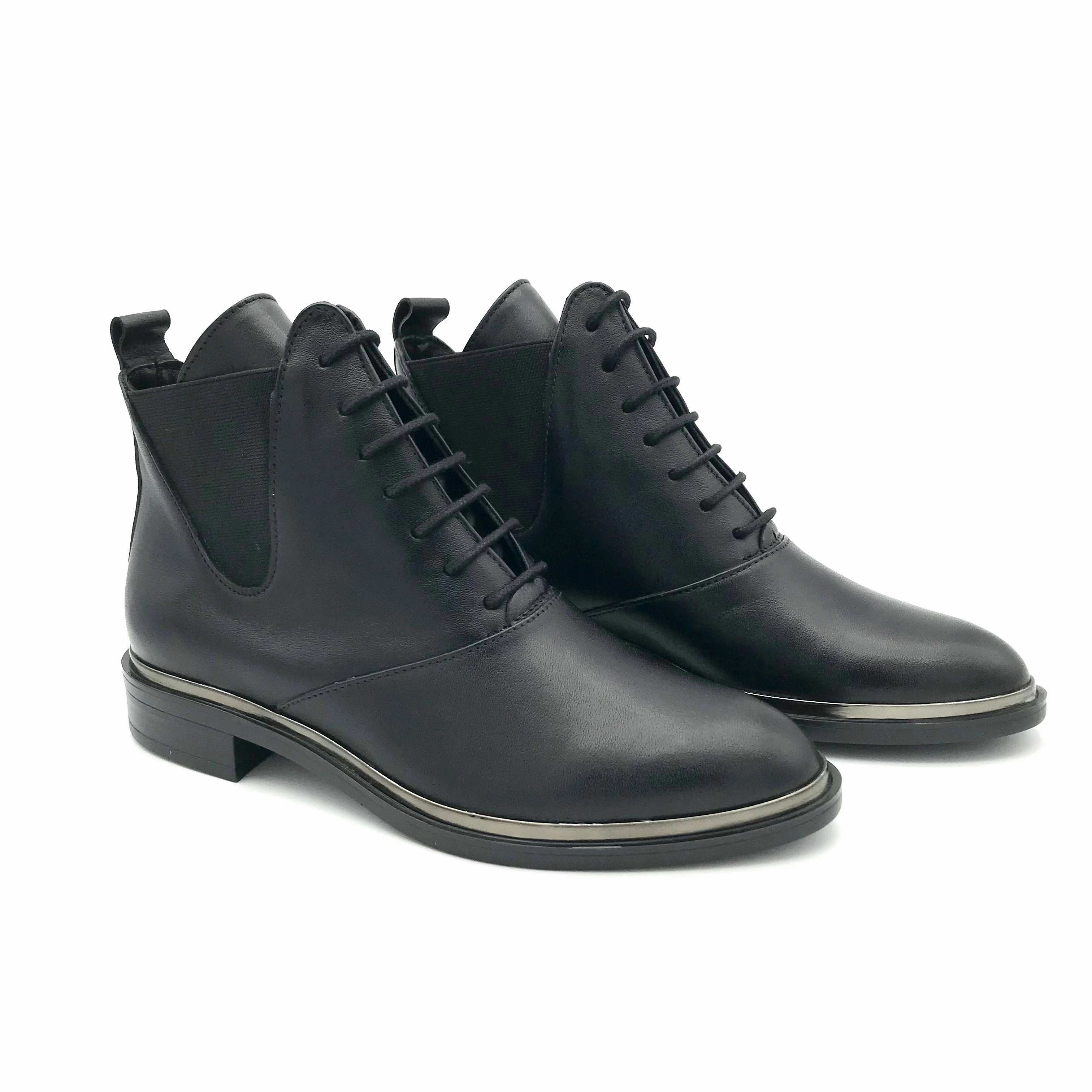 The Schuh Effekt Stiefelette Chelsea Schwarz Water Resistant Chelsea Boots