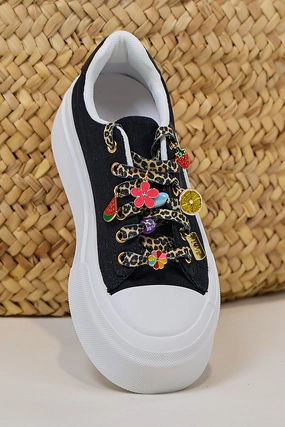 Silber Metallic Sneaker Schnrsenkel mit Schmuckanhngern, leo-bunt