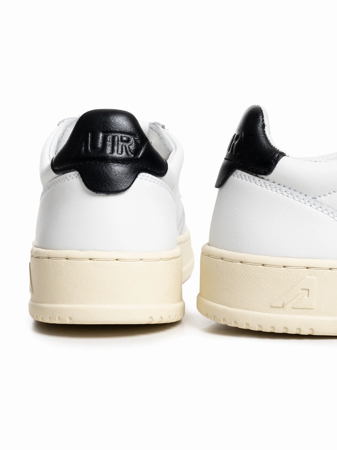 Sneaker Mit Socken Tragen Medalist Low Women mit schwarzer Ferse