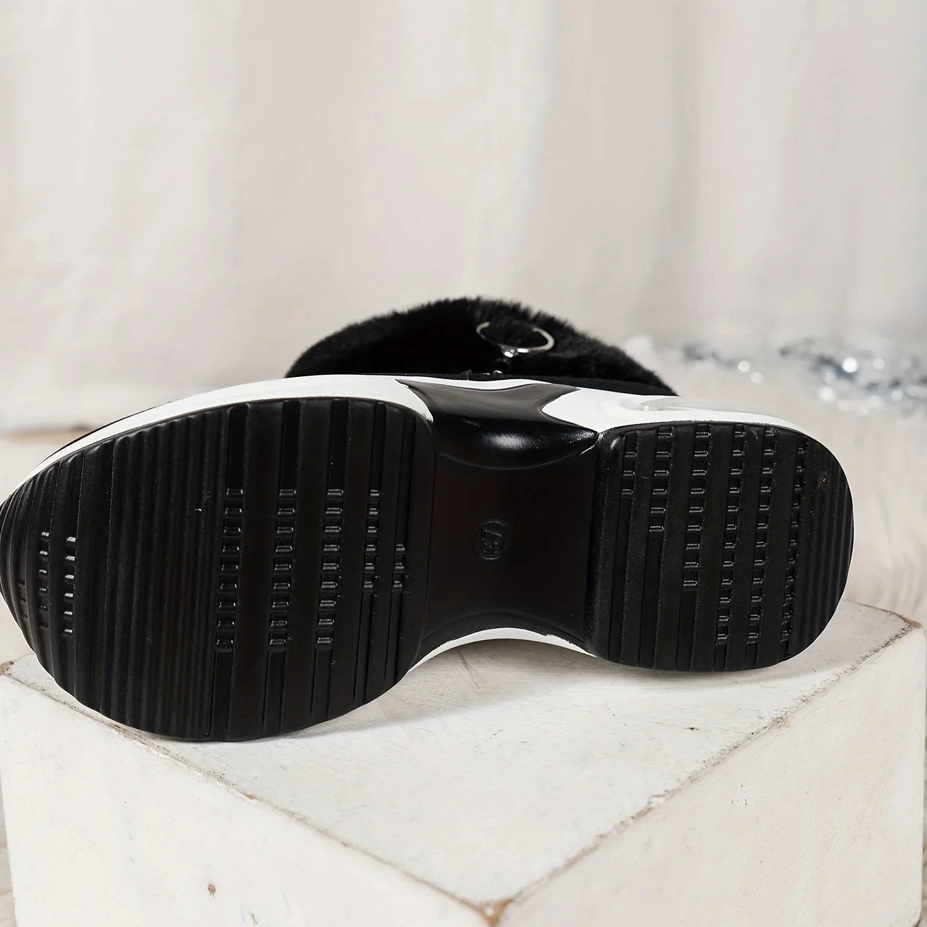 Damen Winter Sneakers mit seitlichem Reiverschluss und Plschfutter Angesagte Stiefeletten