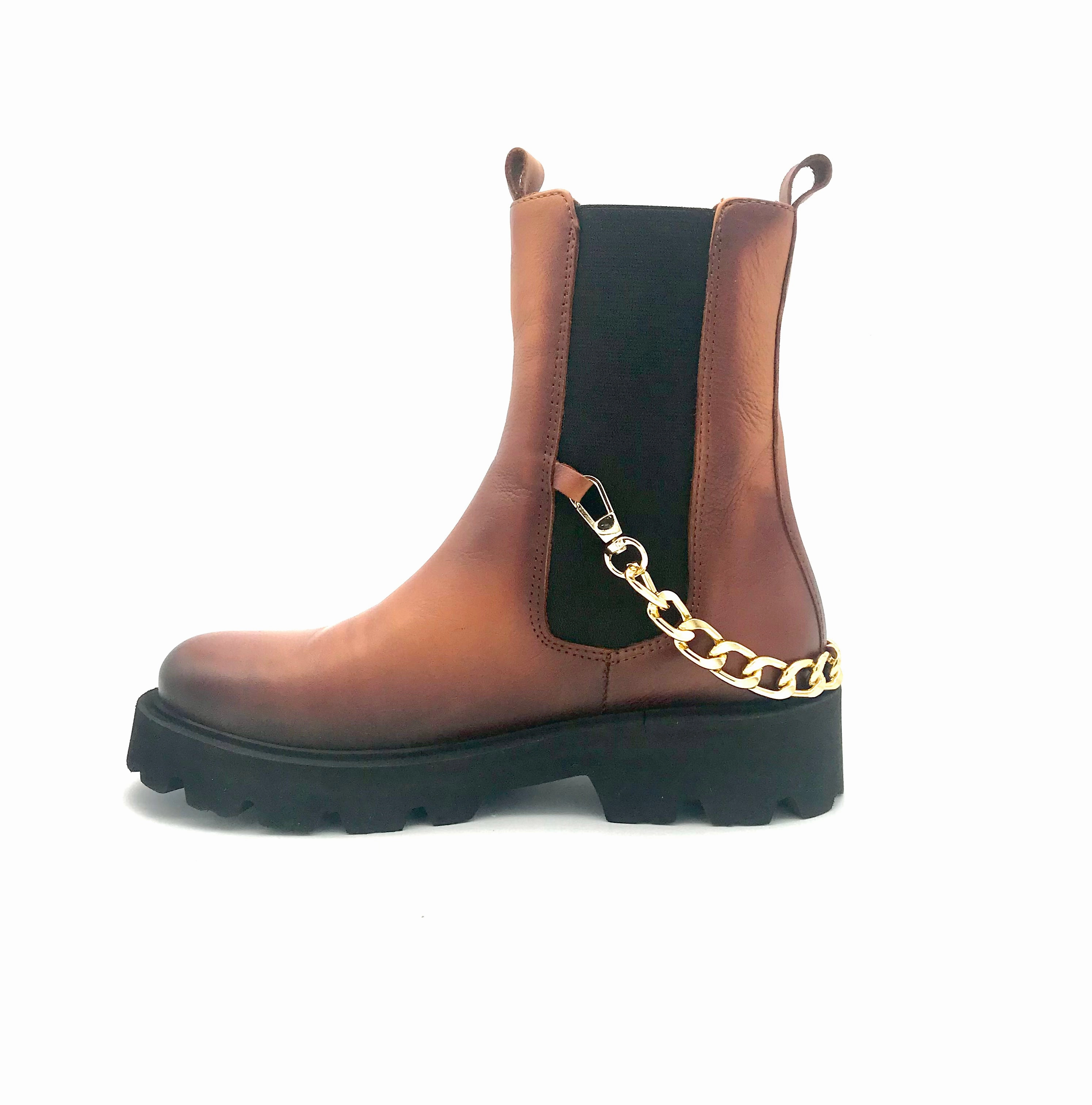 Ockerfarbene Stiefeletten The Schuh Effekt Boots Stiefeletten Goldkette Chunky Cognac