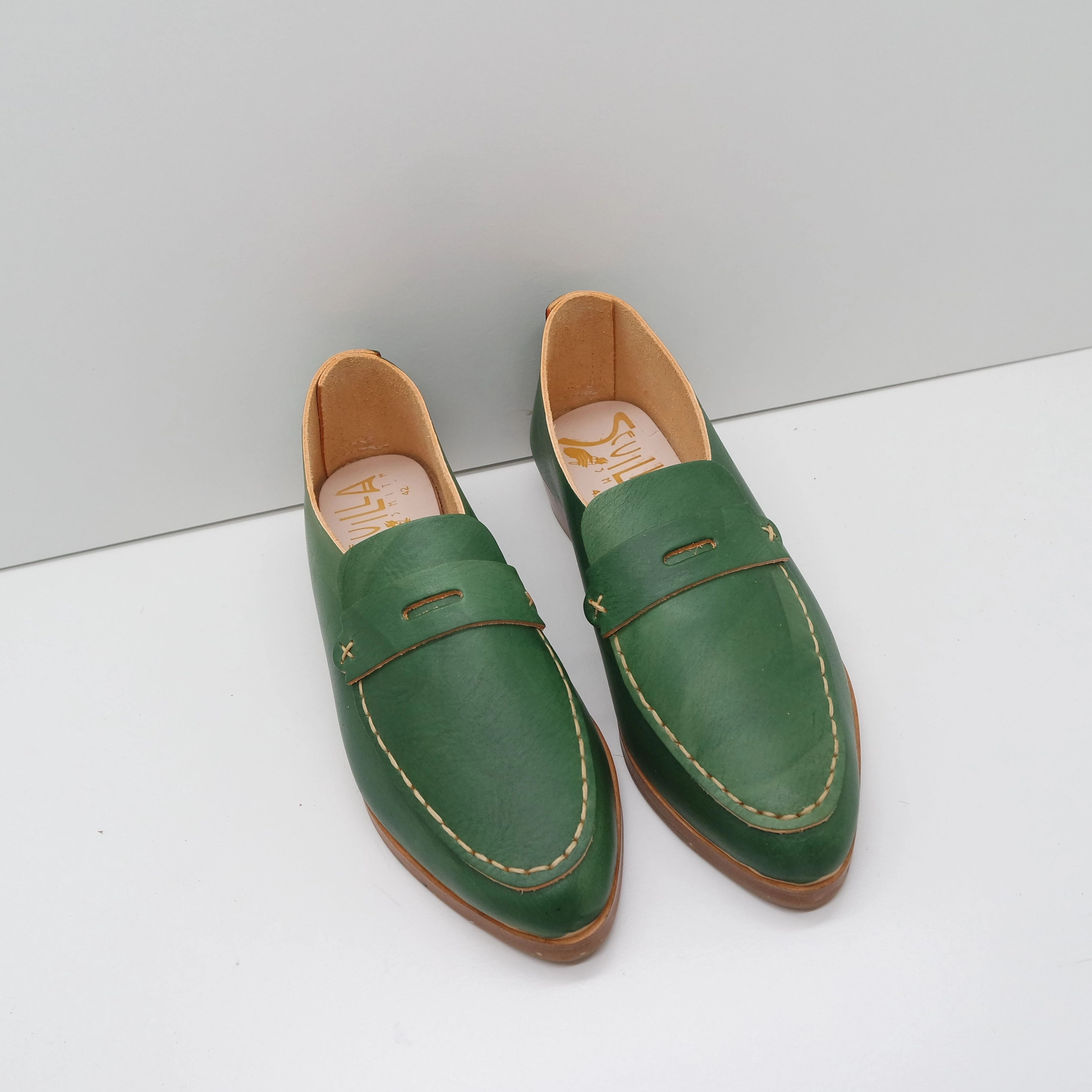 Want Les Essentiels Loafers THE PENNY. BB BUKO W BUKO LAKE AND MASK. UNDYED THREAD. 2CM