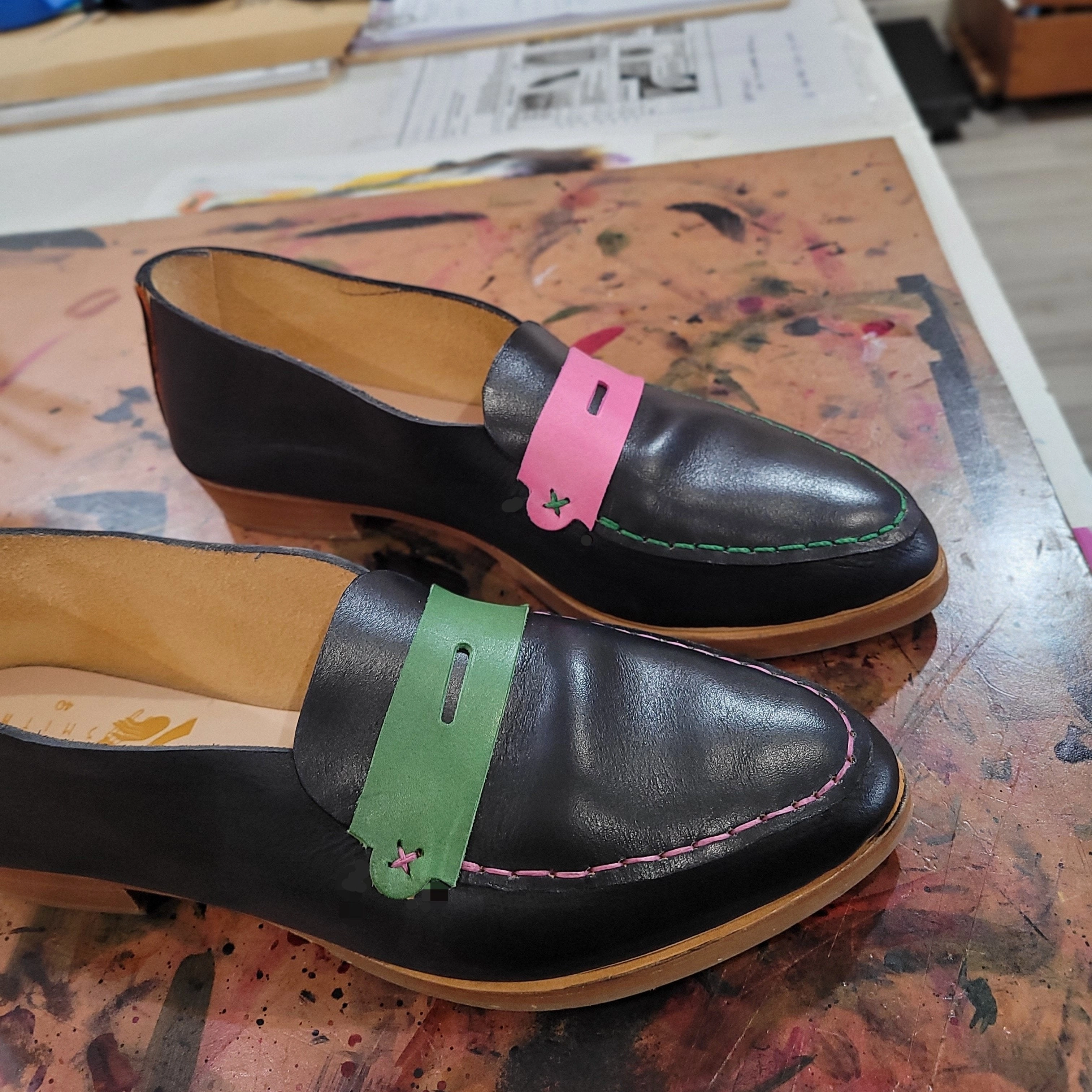 Loafers Collab THE PENNY. BB NORI. NORI LAKE. MISMATCHED AVOCADO PORPORA MASK W ALTERNATE THREAD. EDGE INKED. 2CM