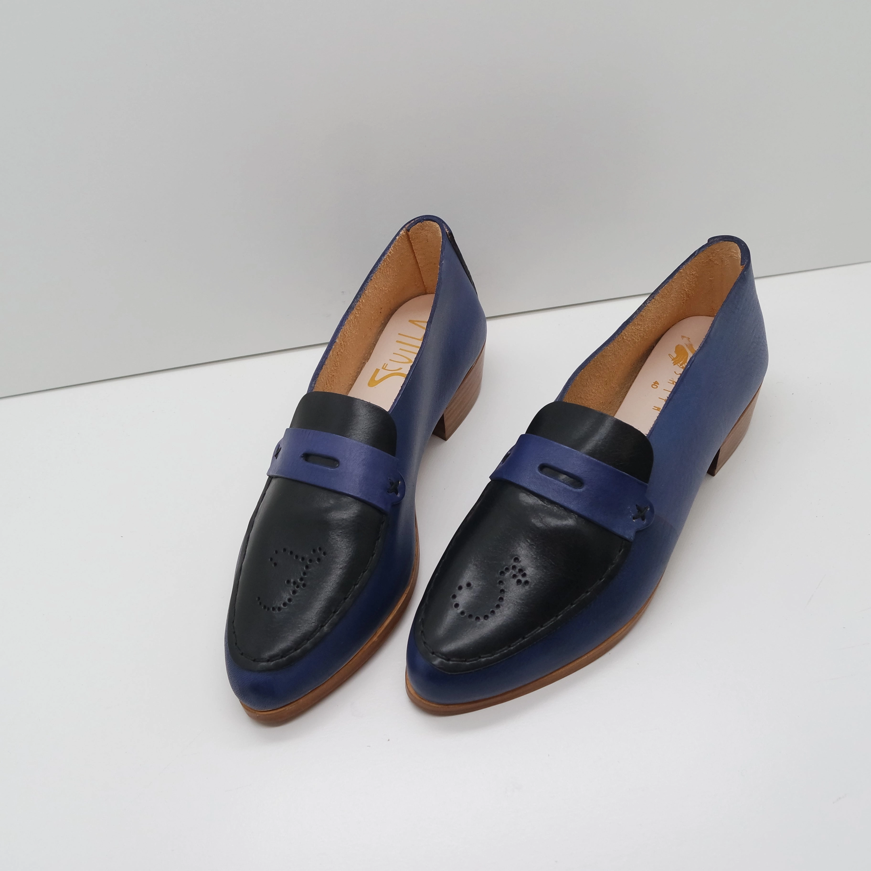 Oxford Vs Derby Vs Loafers THE PENNY. BB AZURE. IBIZA NERO LAKE. AZURE MASK. BLACK THREAD. CURSIVE BROGUE INITIALS 2CM