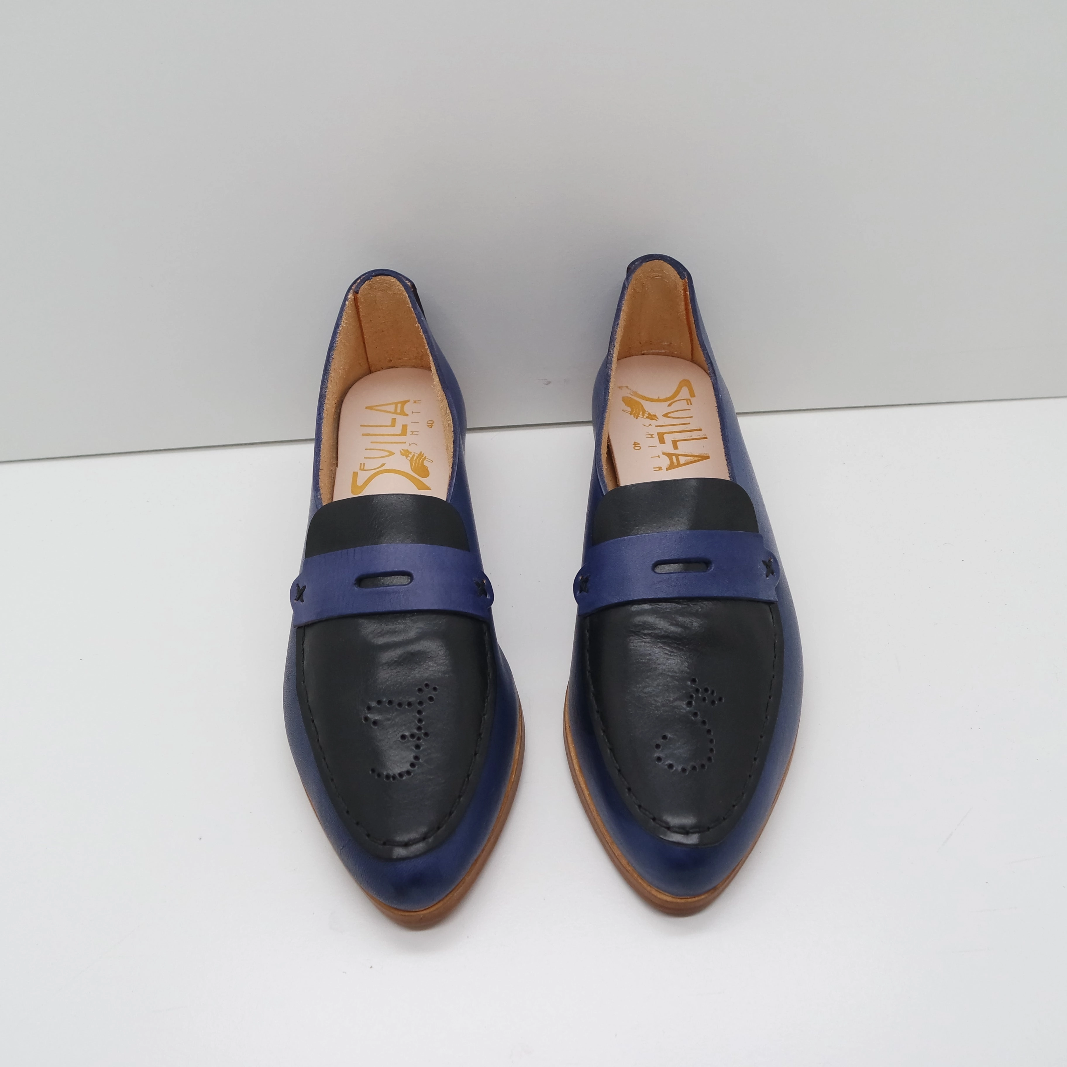 THE PENNY. BB AZURE. IBIZA NERO LAKE. AZURE MASK. BLACK THREAD. CURSIVE BROGUE INITIALS 2CM Size 14 Loafers