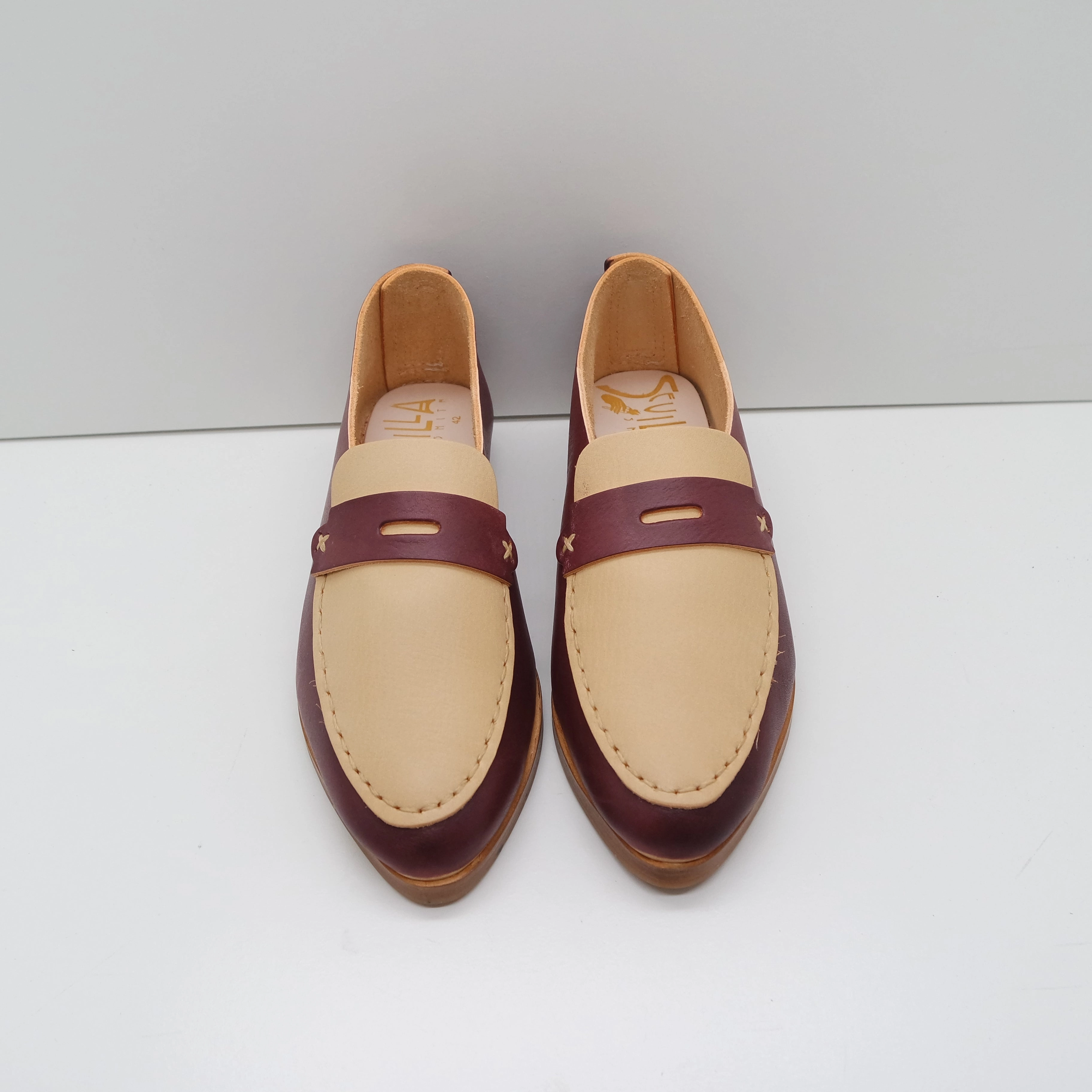 THE PENNY. BB CLARET. BUTTER LAKE. CLARET MASK. UNDYED THREAD. 2CM Loafers And Skirt Outfit