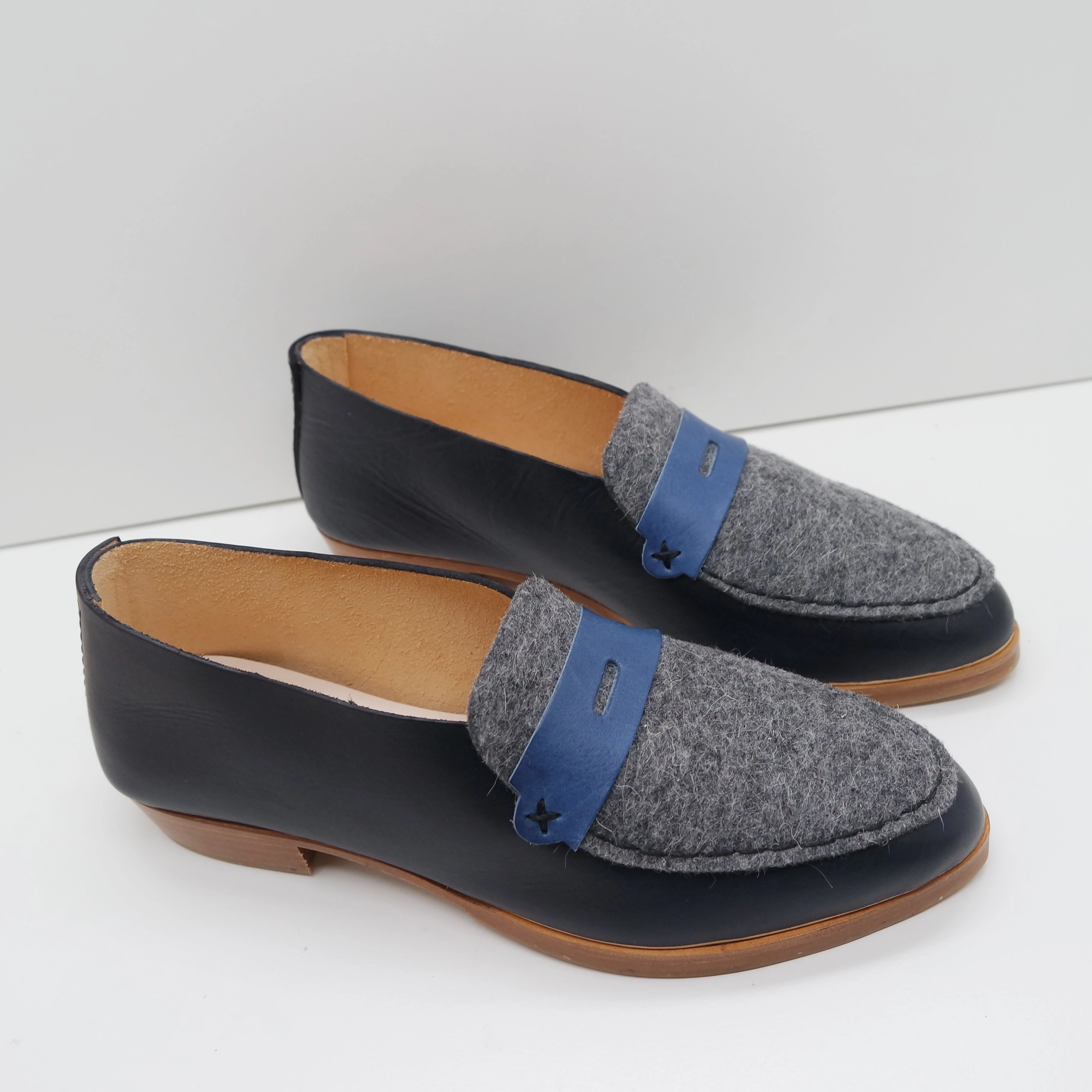THE PENNY. BB NORI. DARK GREY WOOL LAKE. NAVY MASK. EDGE INKED. BLACK THREAD. 2CM Freddy Loafers Meaning