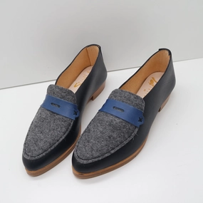 THE PENNY. BB NORI. DARK GREY WOOL LAKE. NAVY MASK. EDGE INKED. BLACK THREAD. 2CM Tan Loafers
