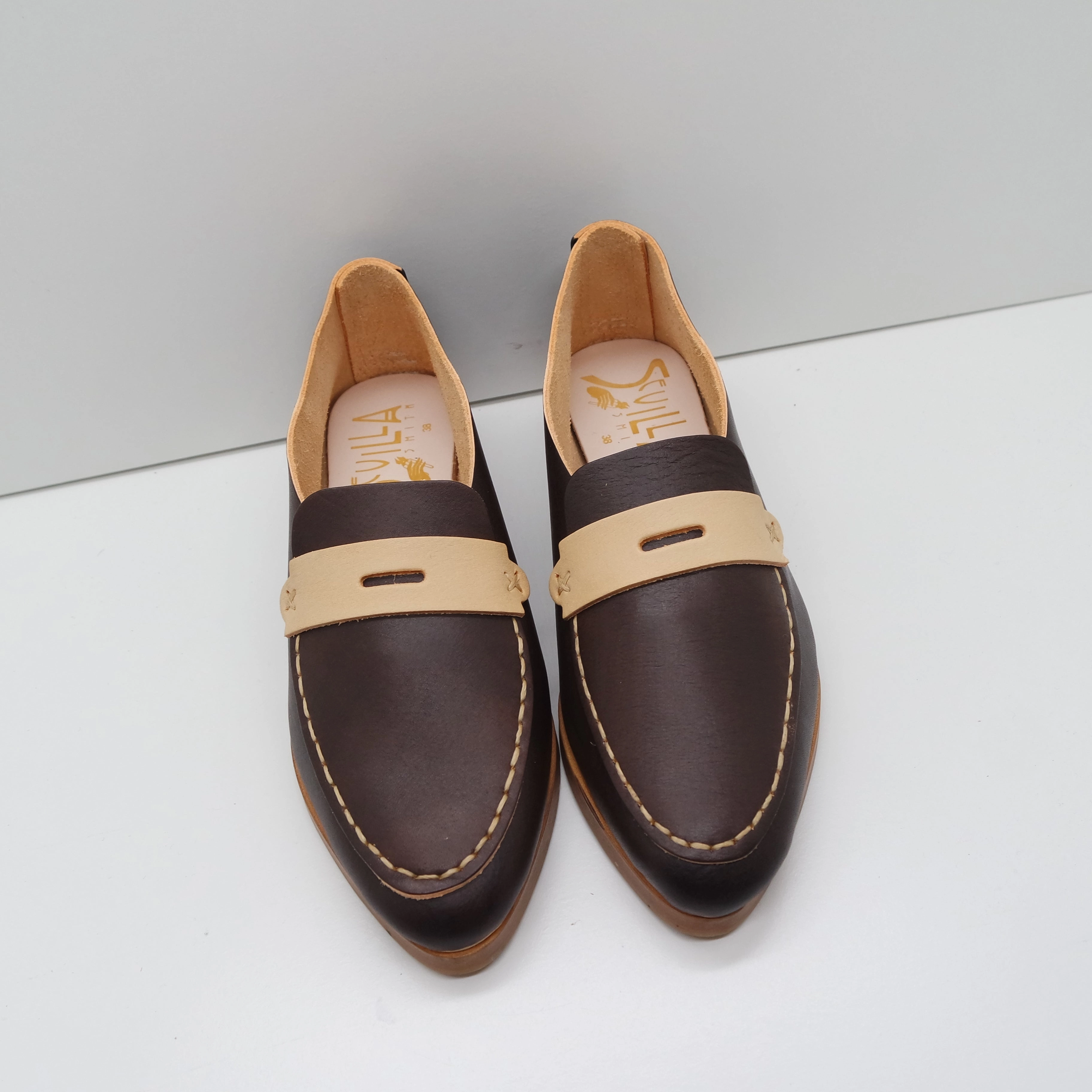 THE PENNY. BB TAMARIND. TAMARIND LAKE. BUTTER MASK. UNDYED THREAD. 2CM Resort Loafers