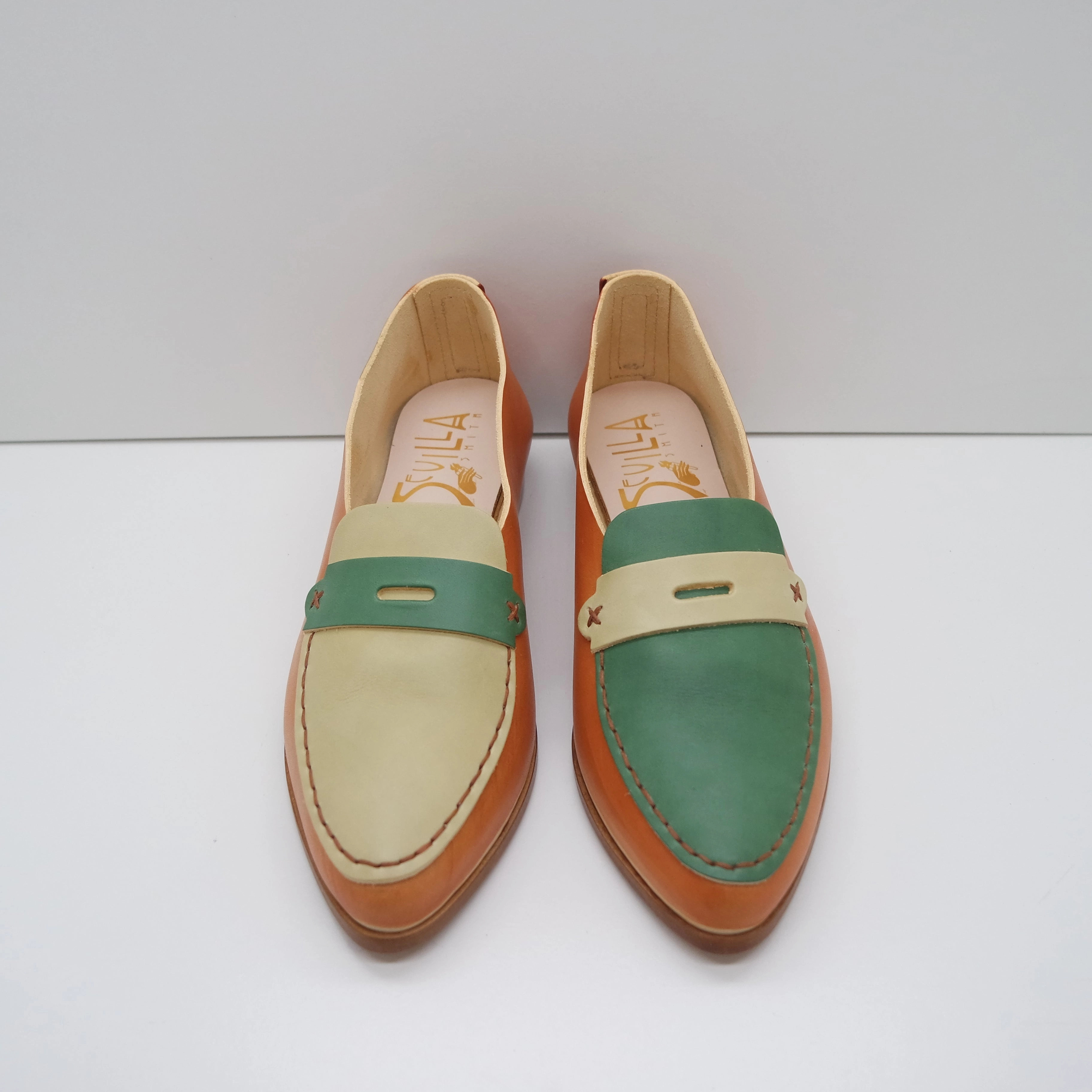 THE PENNY. BB TOAST. MISMATCHED MASK AND LAKE IN BUKO AND ATIS WITH TOAST THREAD. 2CM Gray Loafers