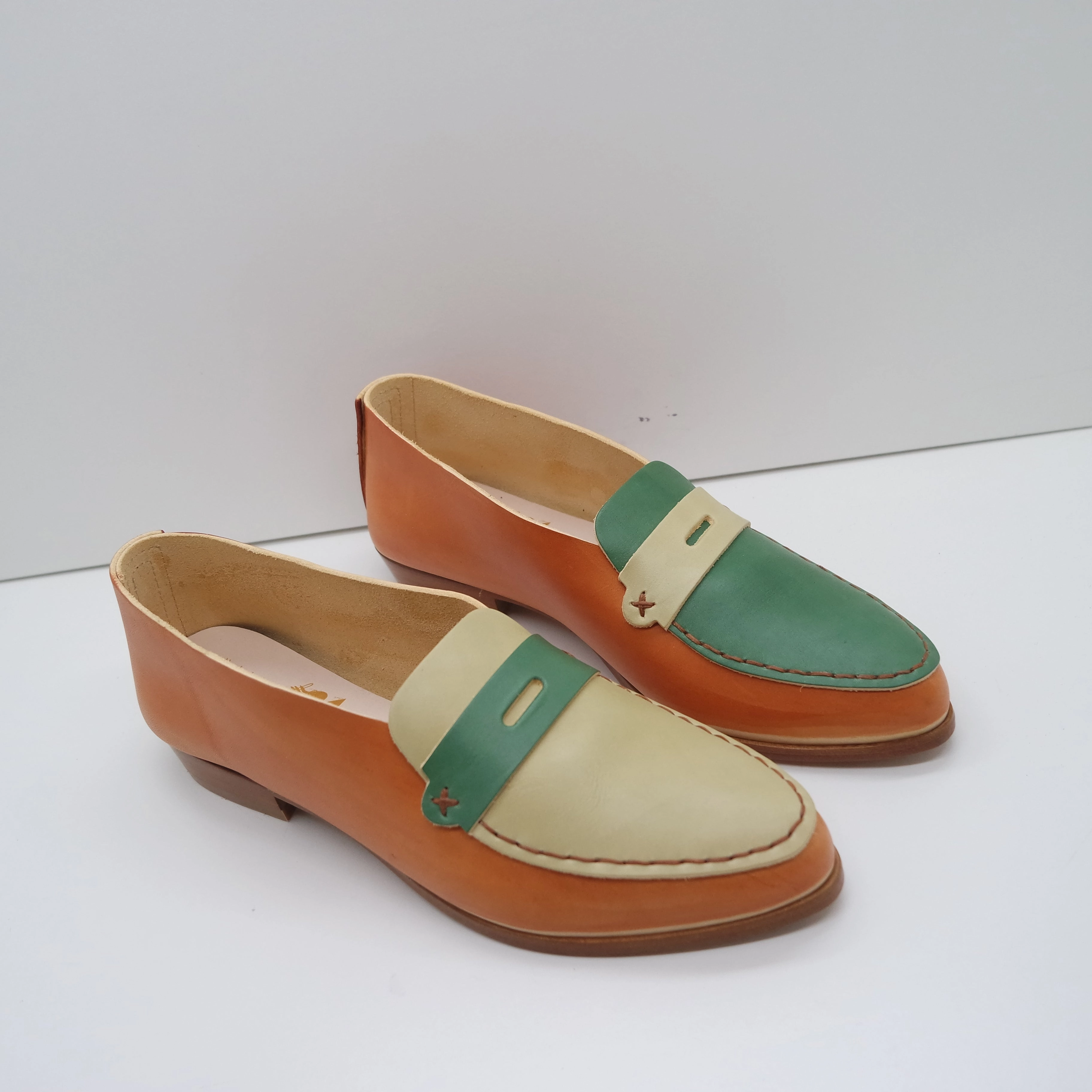 THE PENNY. BB TOAST. MISMATCHED MASK AND LAKE IN BUKO AND ATIS WITH TOAST THREAD. 2CM Loafers And Wide Leg Pants