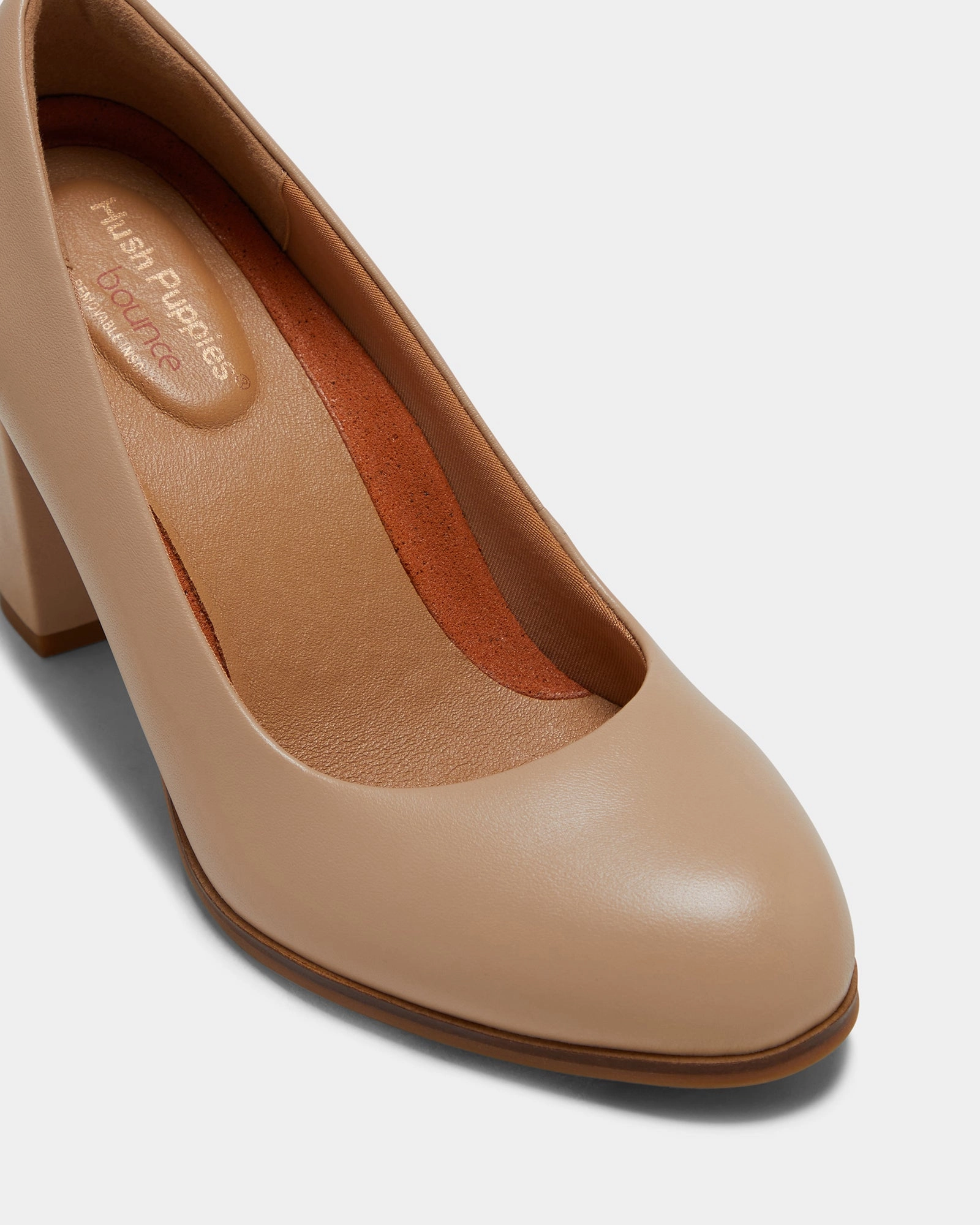 Gezwungen In High Heels Zu Laufen The Tall Pump Nude