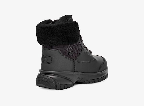 Stiefel Rockig UGG - Yose Fluff Boot Black
