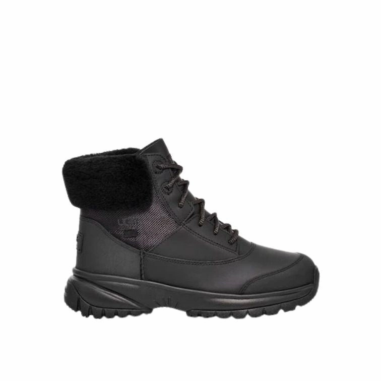 UGG - Yose Fluff Boot Black Stradivarius Cowboy Stiefel