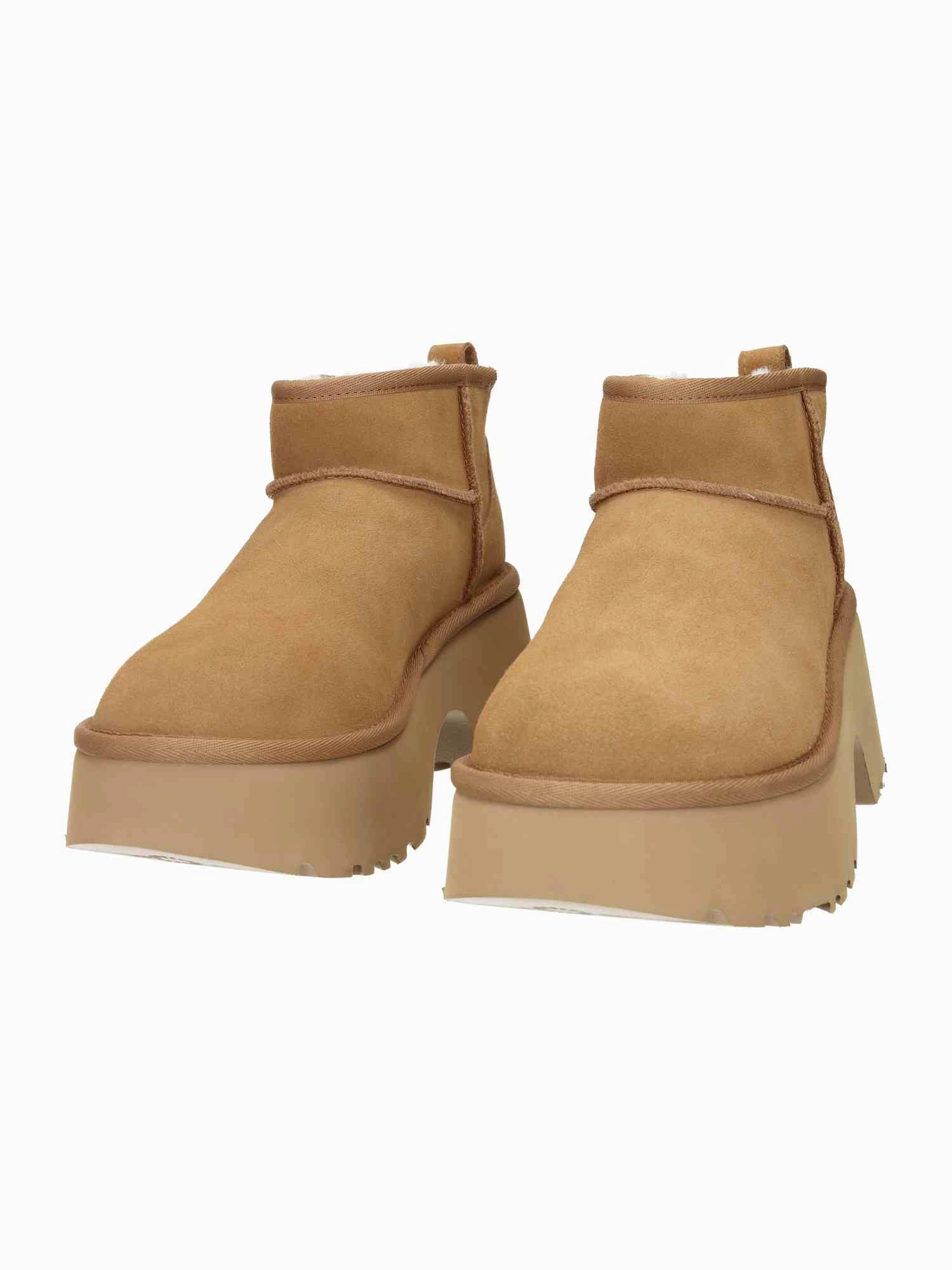 W Classic Ultra Mini New Heights chestnu Stiefel Under Armour